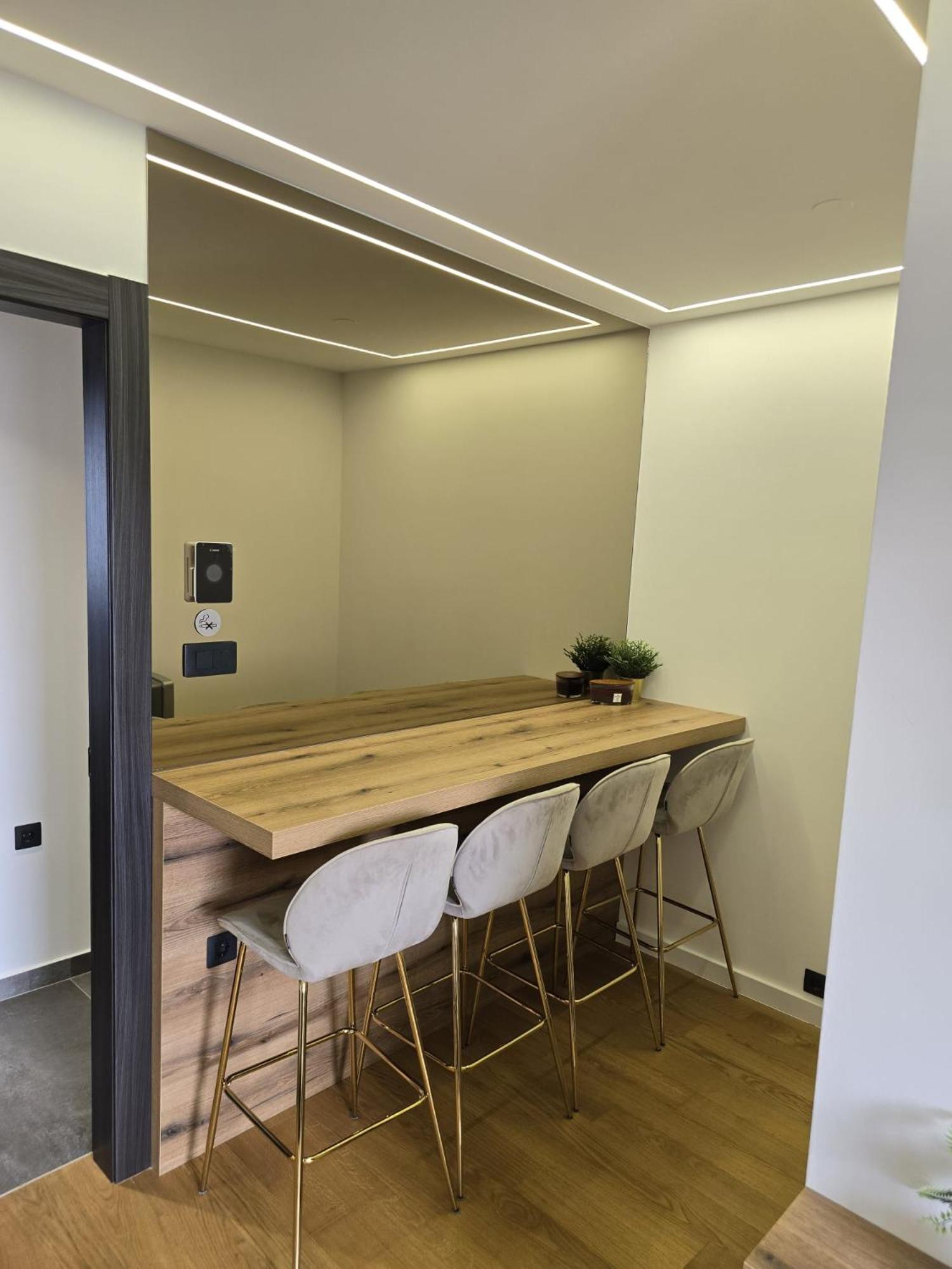 Osijek Luxury Center- self check in, free private parking, 0-24
