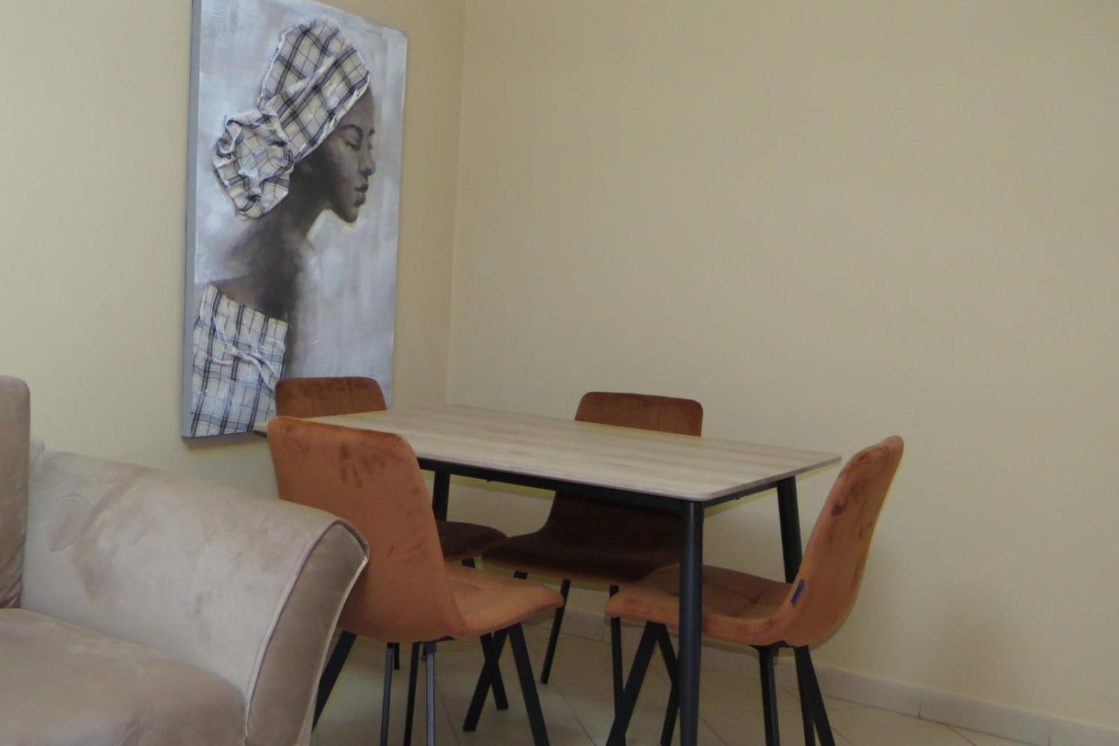 Cozy Apartment near City Center, Xhamlliku Tirana