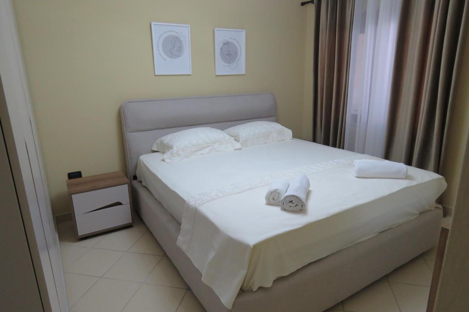 Cozy Apartment near City Center, Xhamlliku Tirana