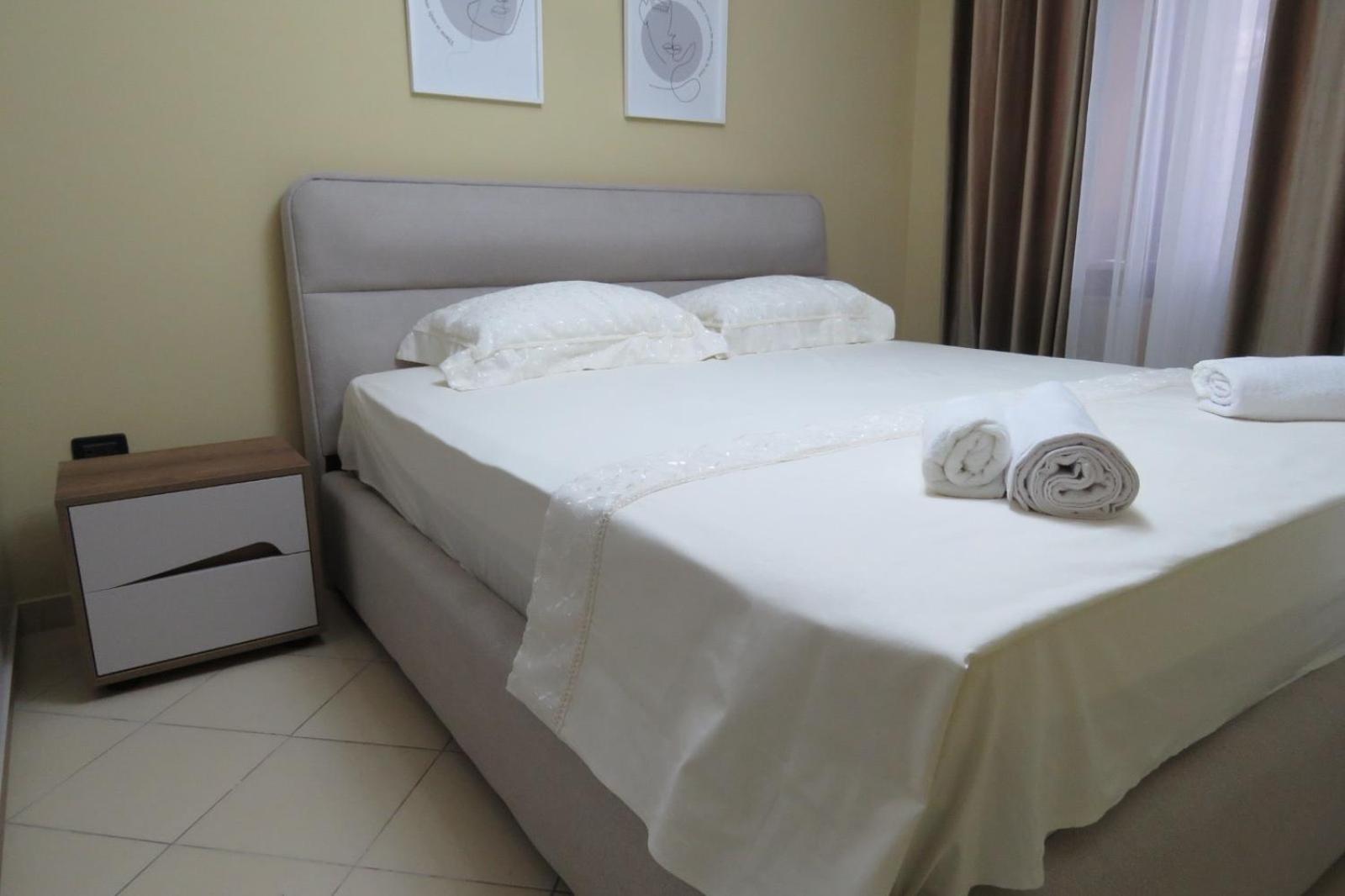 Cozy Apartment near City Center, Xhamlliku Tirana