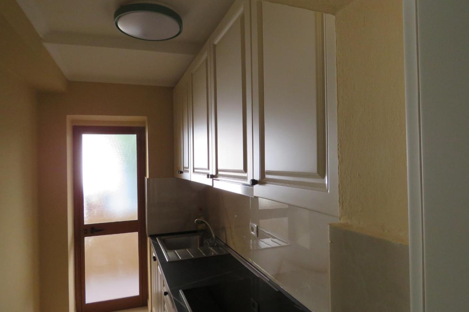 Cozy Apartment near City Center, Xhamlliku Tirana