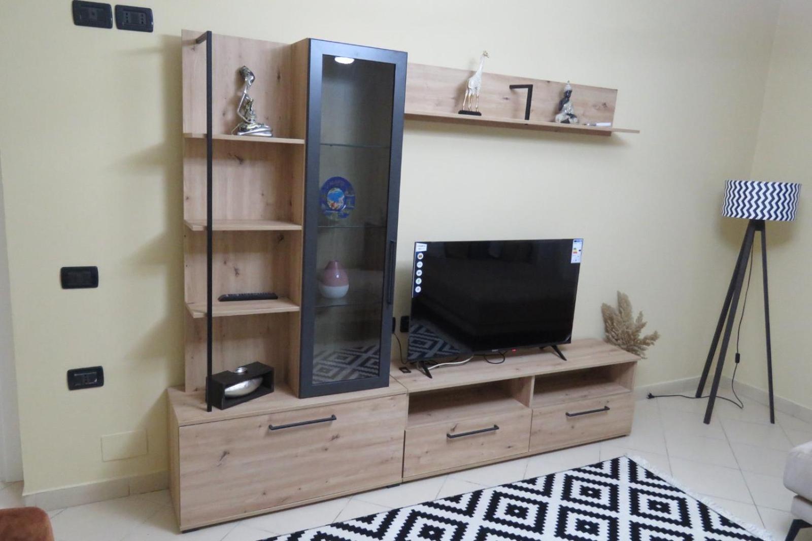 Cozy Apartment near City Center, Xhamlliku Tirana