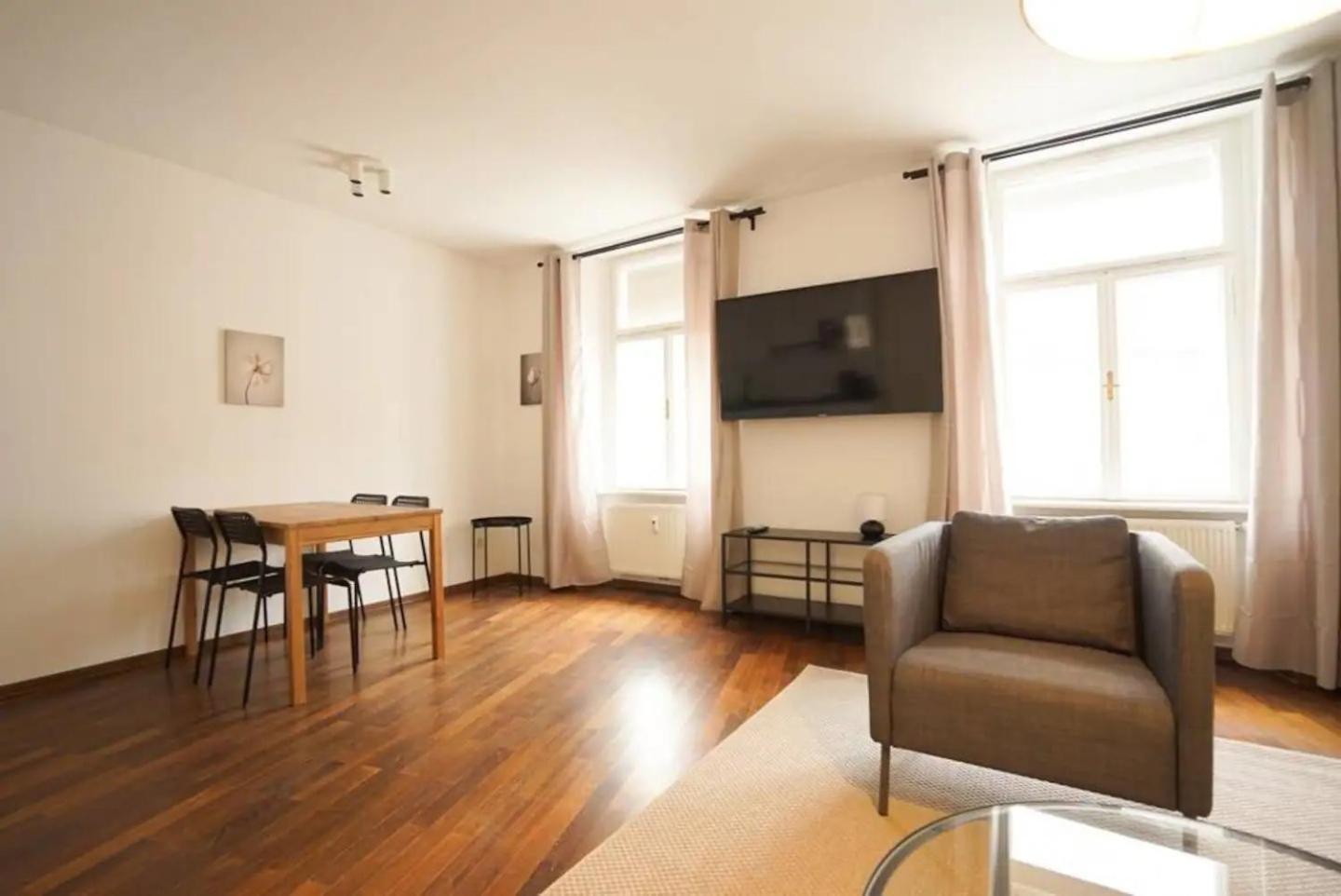 Authentic Austrian Flat in the South of Vienna