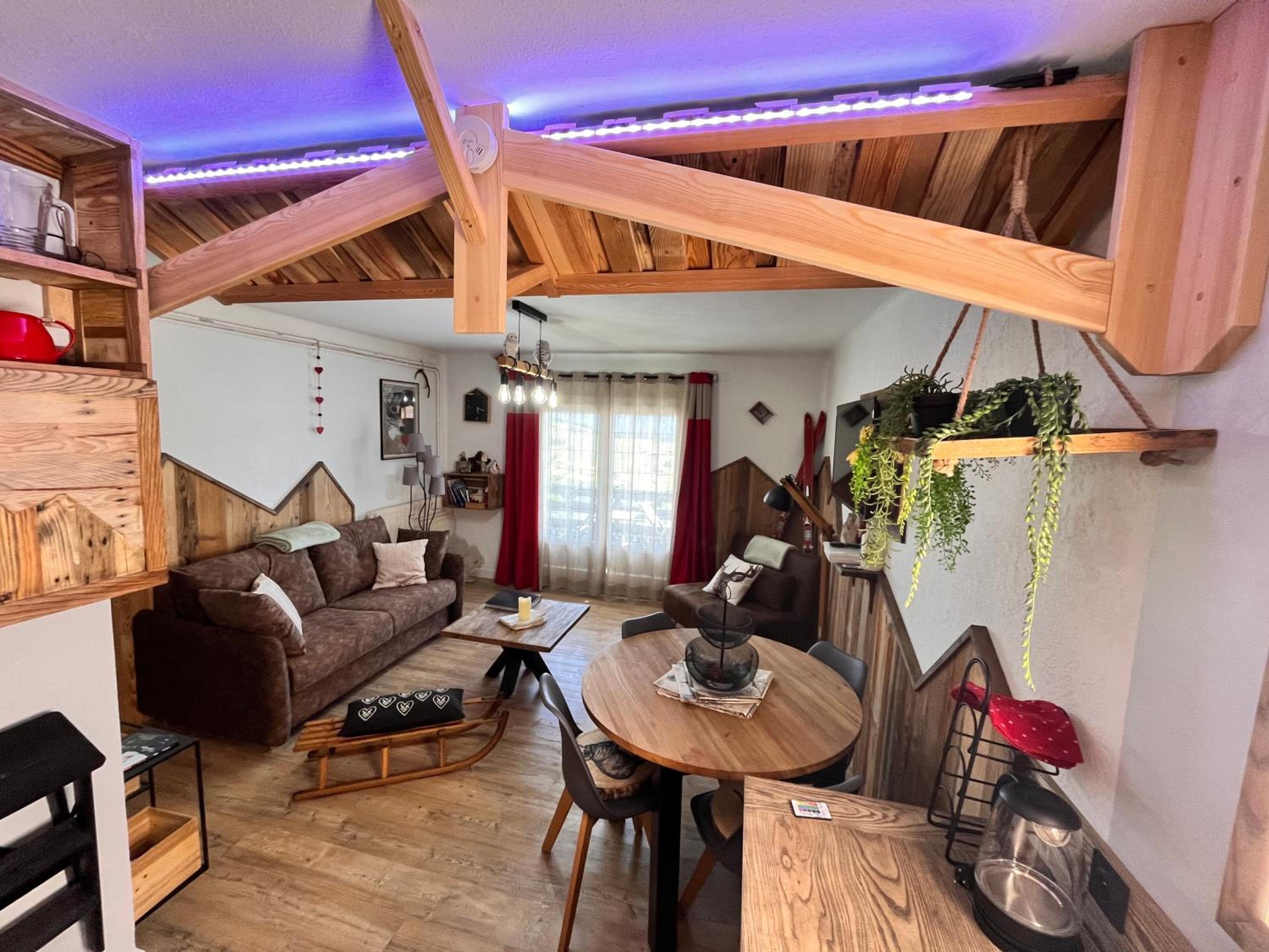 SUPERBE T2 ATYPIQUE-Vue PANORAMIQUE-IDEALEMENT SITUE !