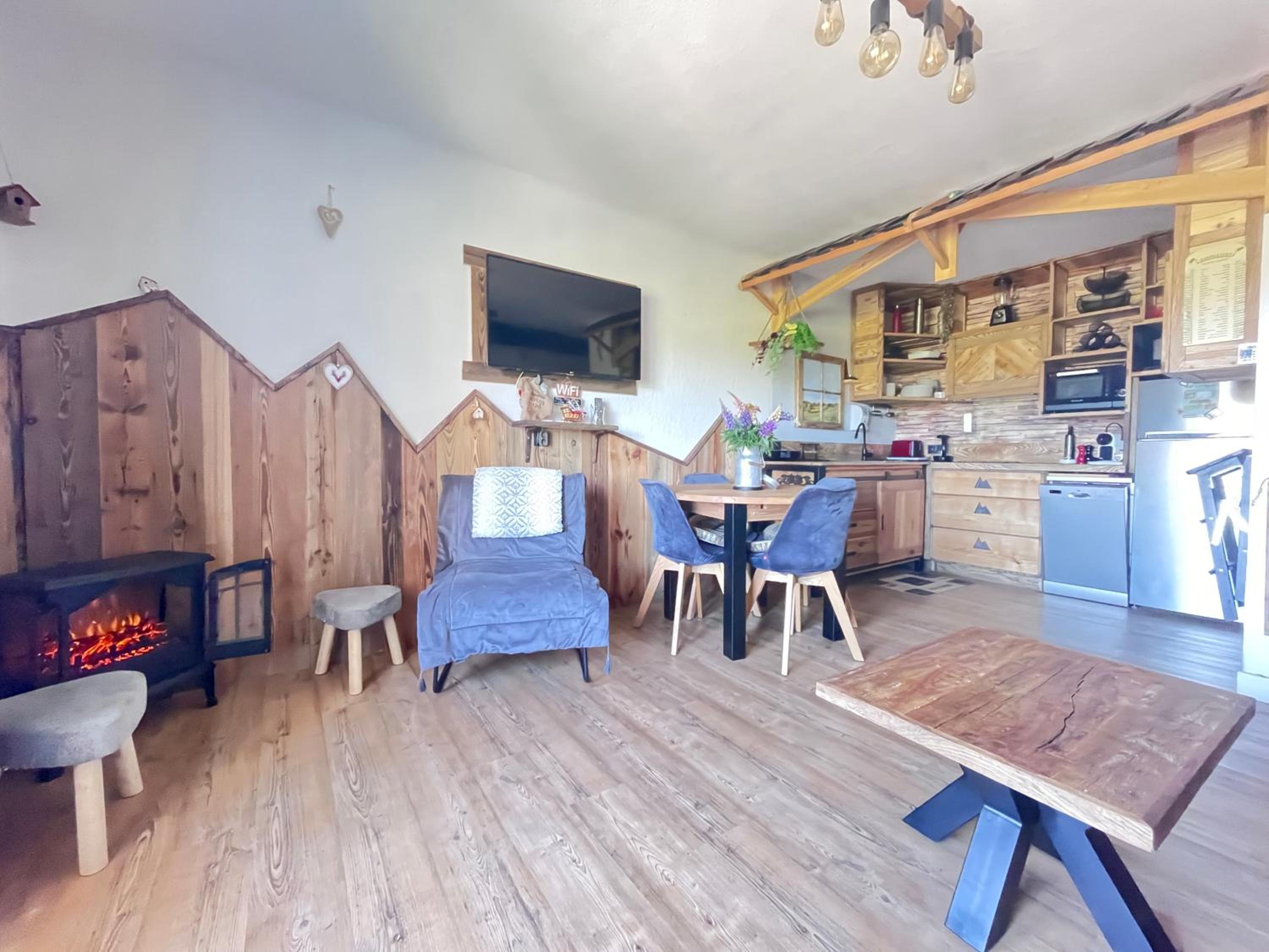 SUPERBE T2 ATYPIQUE-Vue PANORAMIQUE-IDEALEMENT SITUE !