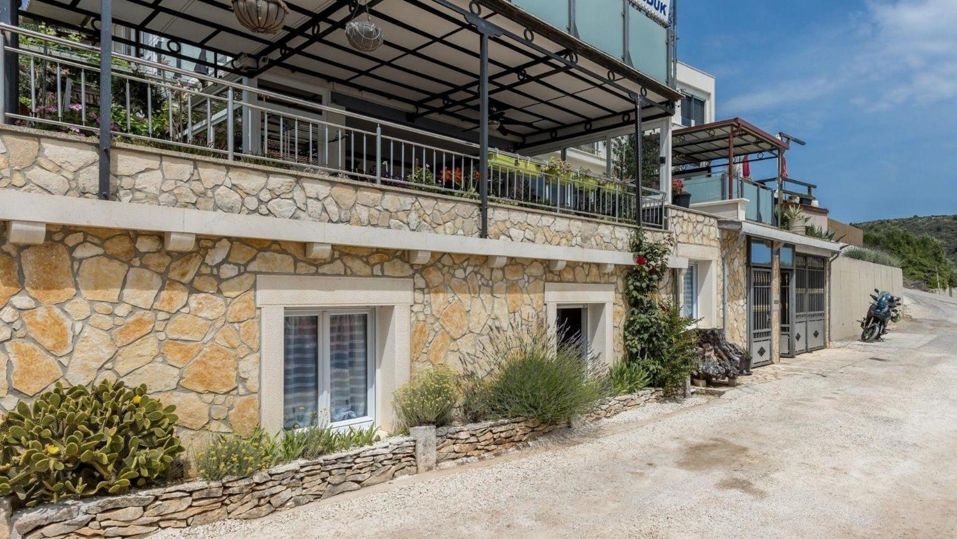 Studio für 2 Personen in Okrug Gornji, Dalmatien view 3