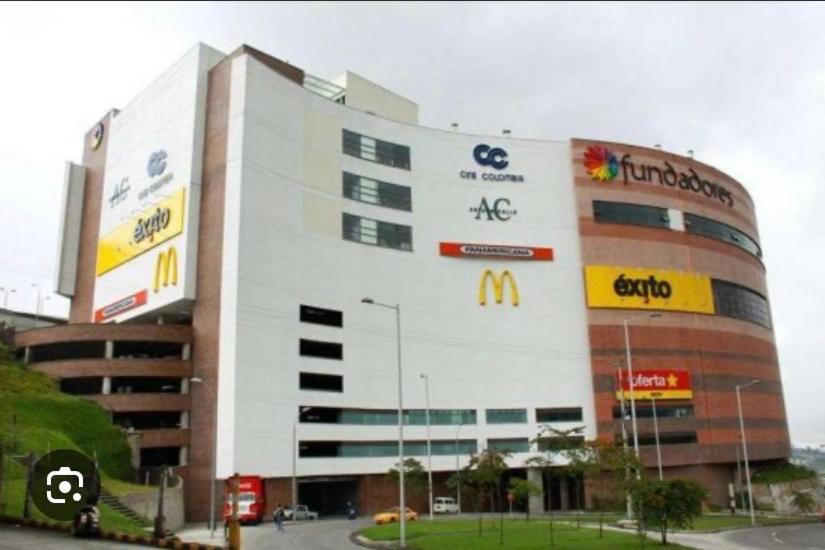 Edificio Urban Frente universidad Autónoma