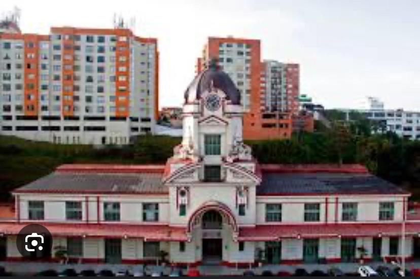 Edificio Urban Frente universidad Autónoma