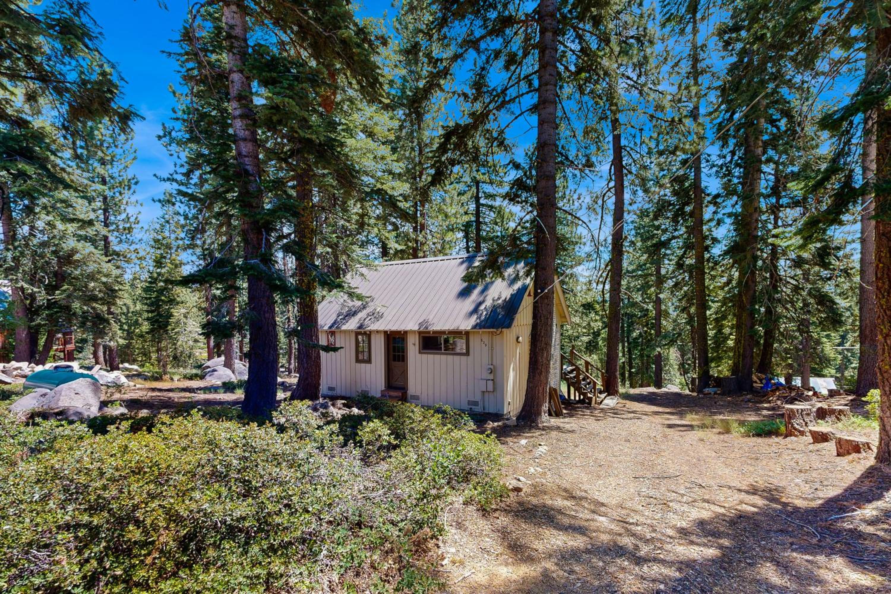 10 Mi to Bear Valley Resort Serene Mtn Retreat