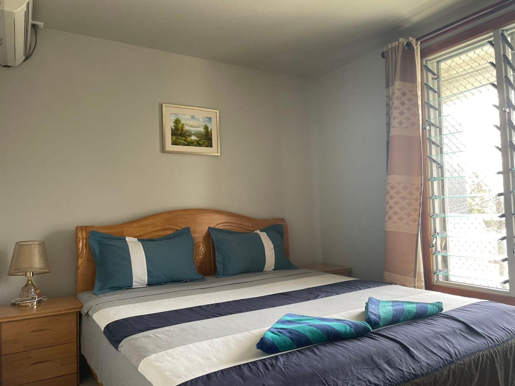 Two bedroom -King sized bedroom-Free parking - main view