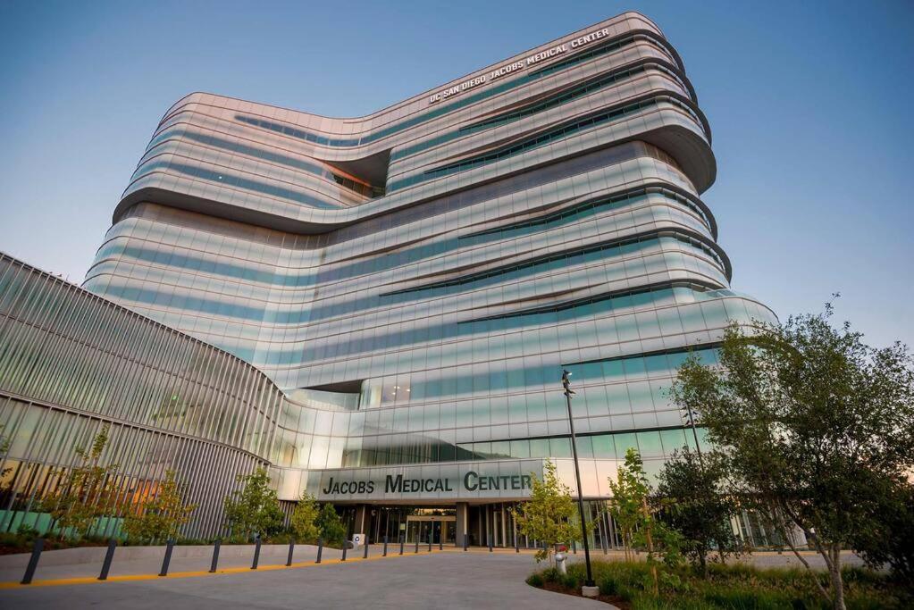 Hotel Modern Urban Escape only 5 min to UCSD - Image 1