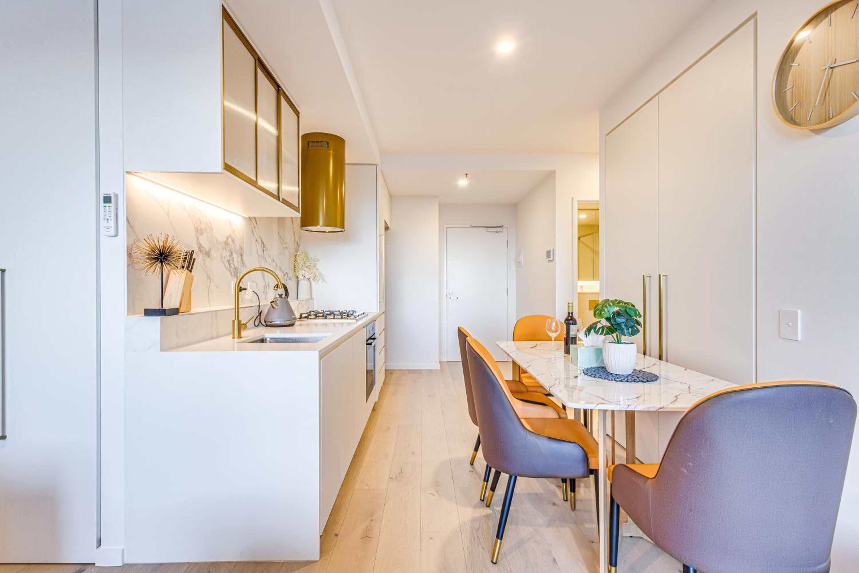 StayAU Hotel style Apartment BoxHill Netflix Gym