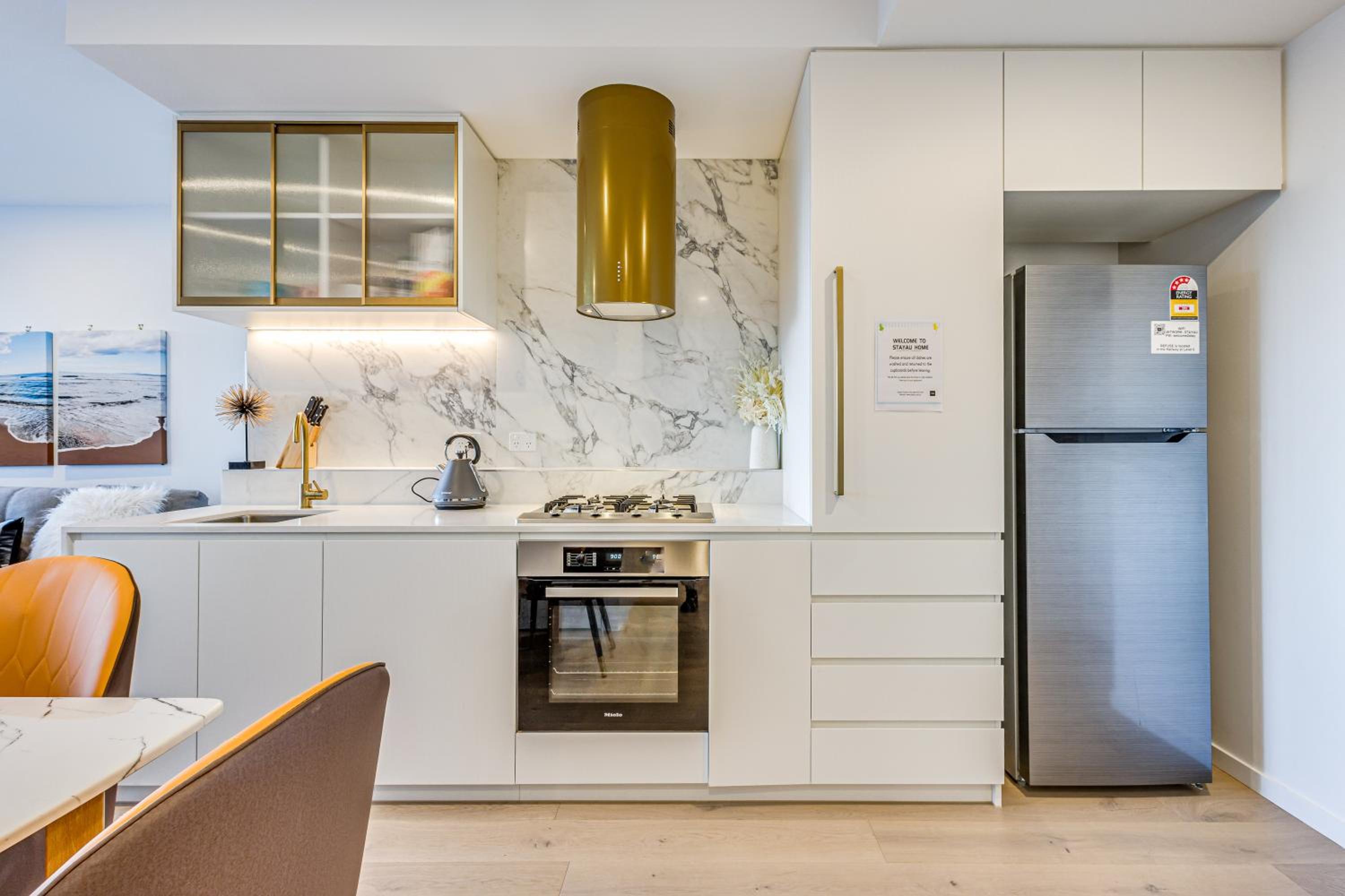 StayAU Hotel style Apartment BoxHill Netflix Gym