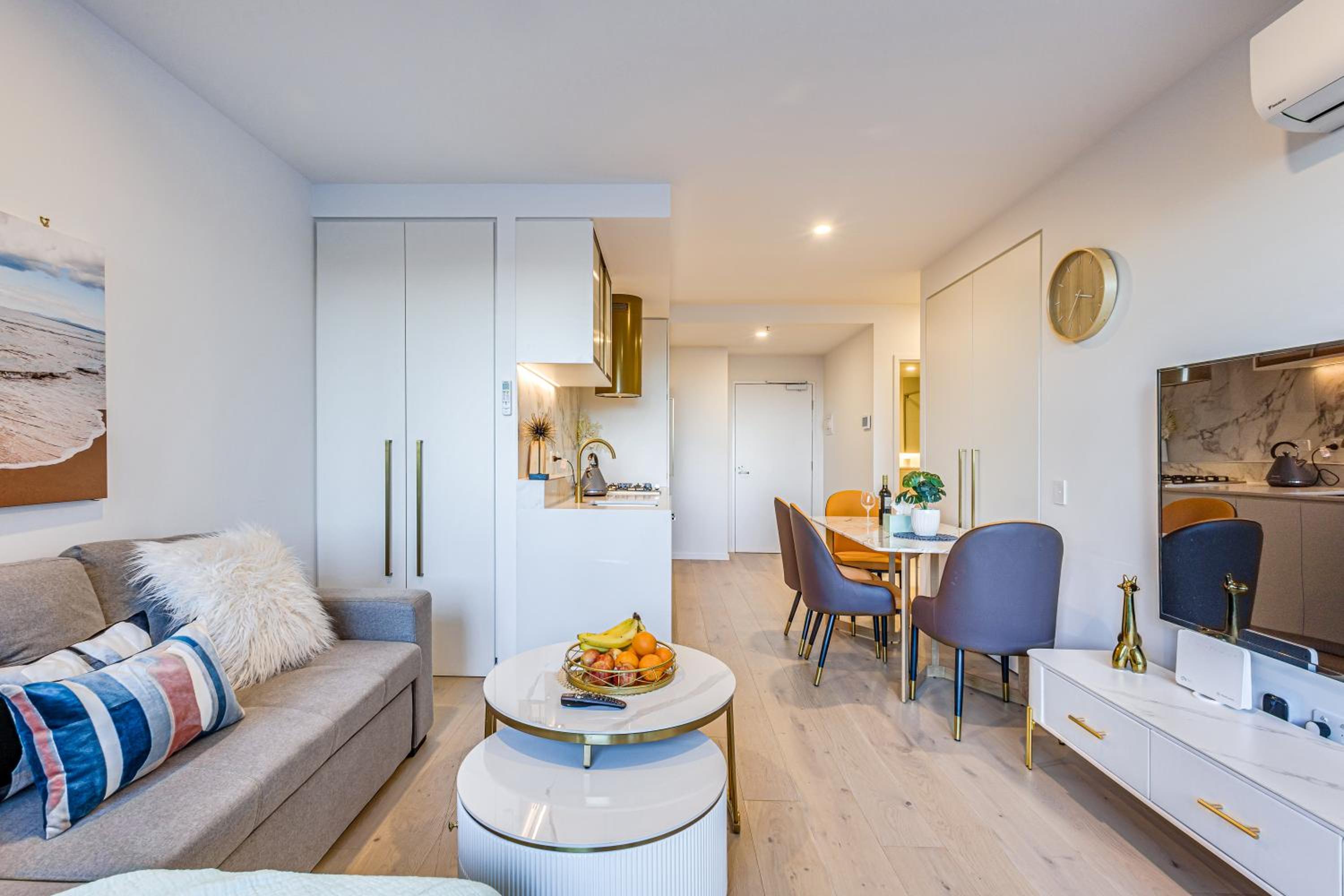 StayAU Hotel style Apartment BoxHill Netflix Gym