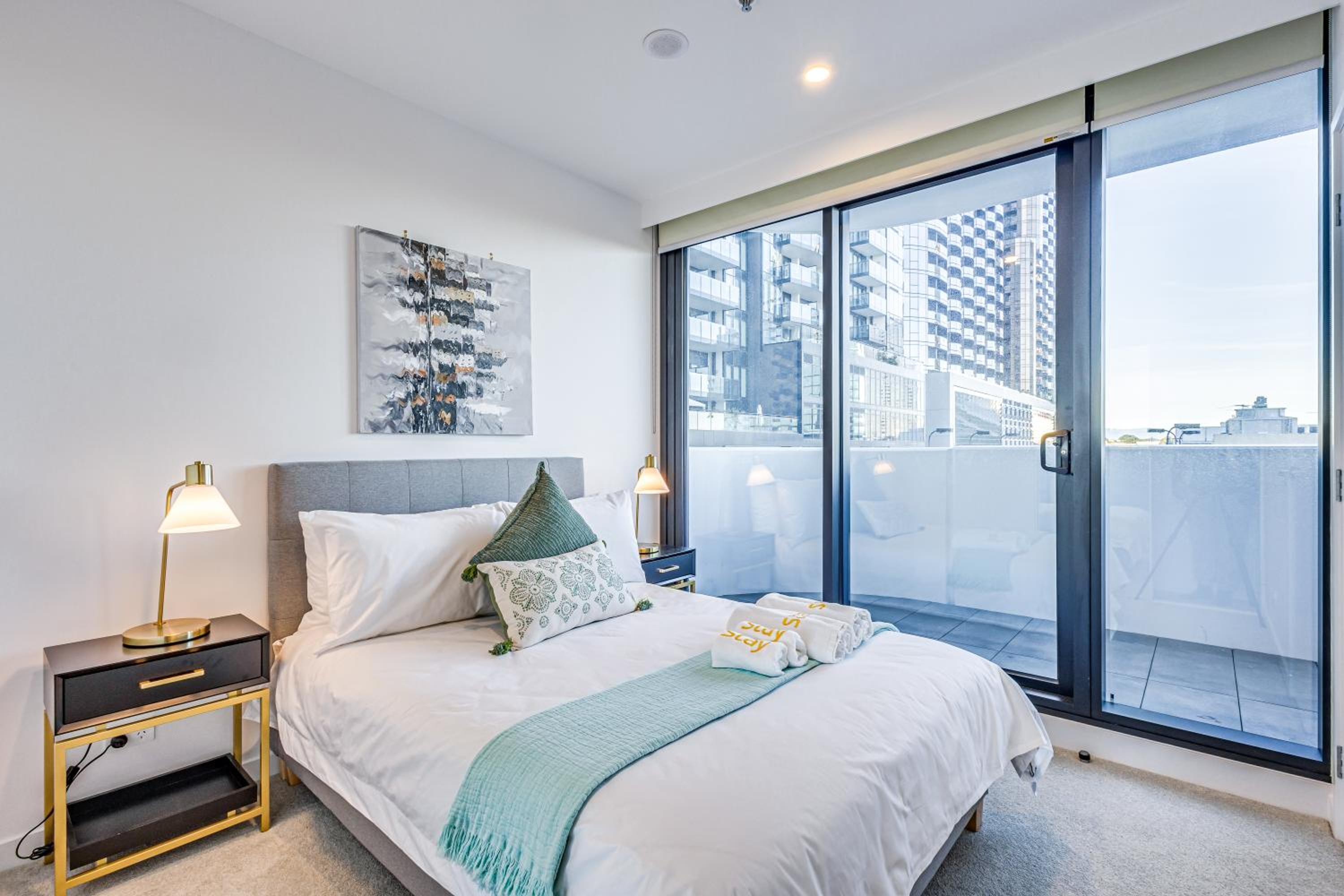StayAU Hotel style Apartment BoxHill Netflix Gym