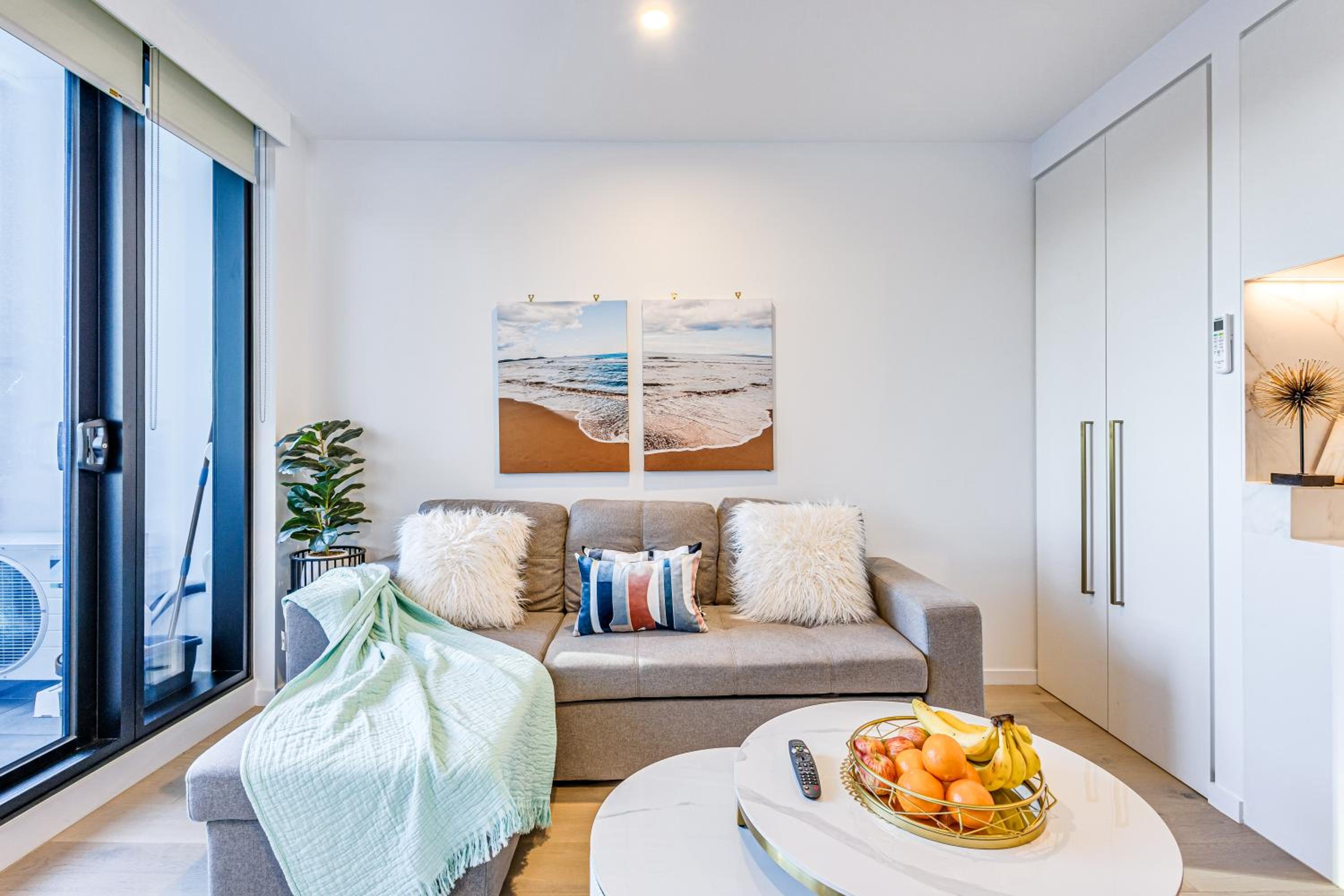 StayAU Hotel style Apartment BoxHill Netflix Gym
