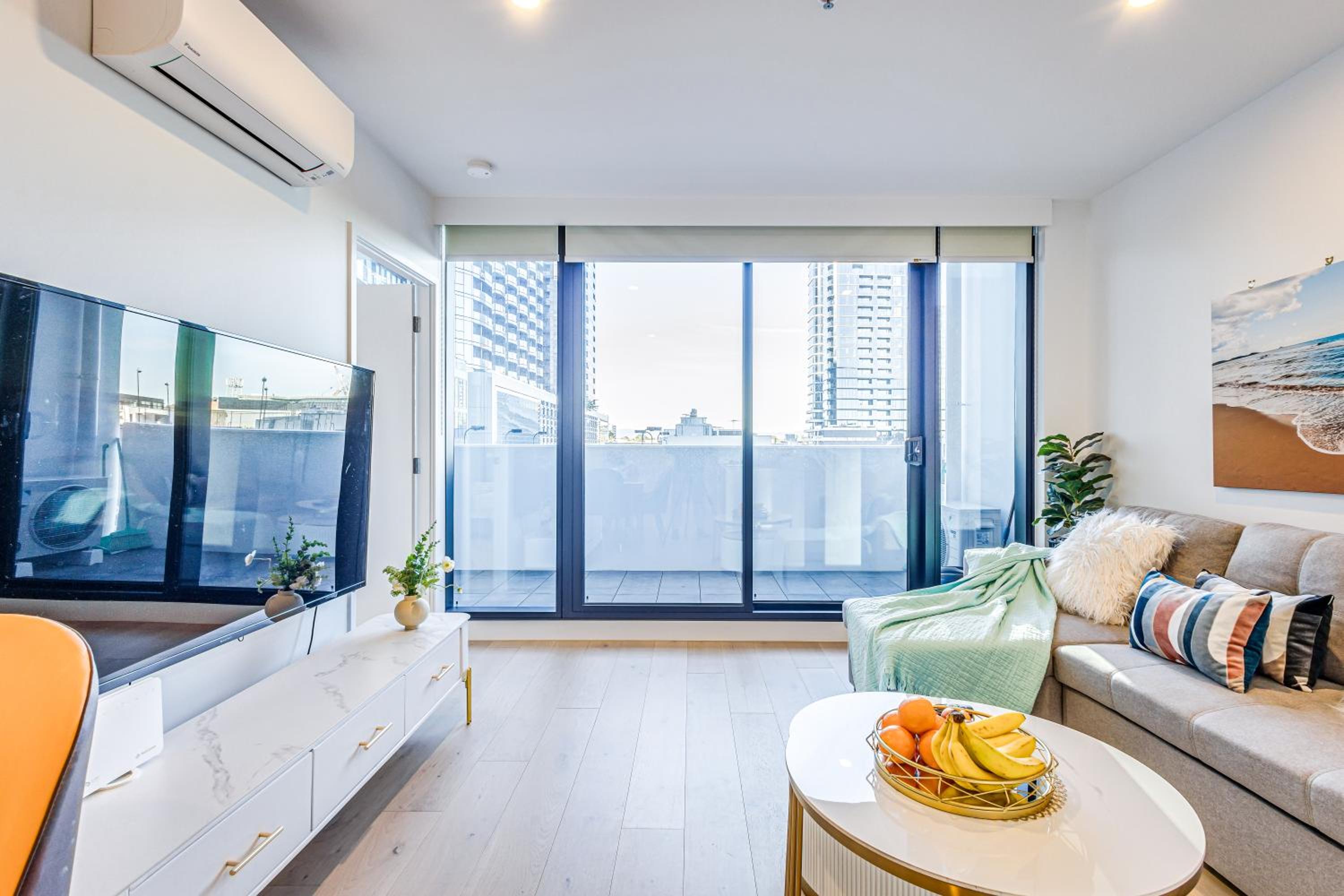 StayAU Hotel style Apartment BoxHill Netflix Gym