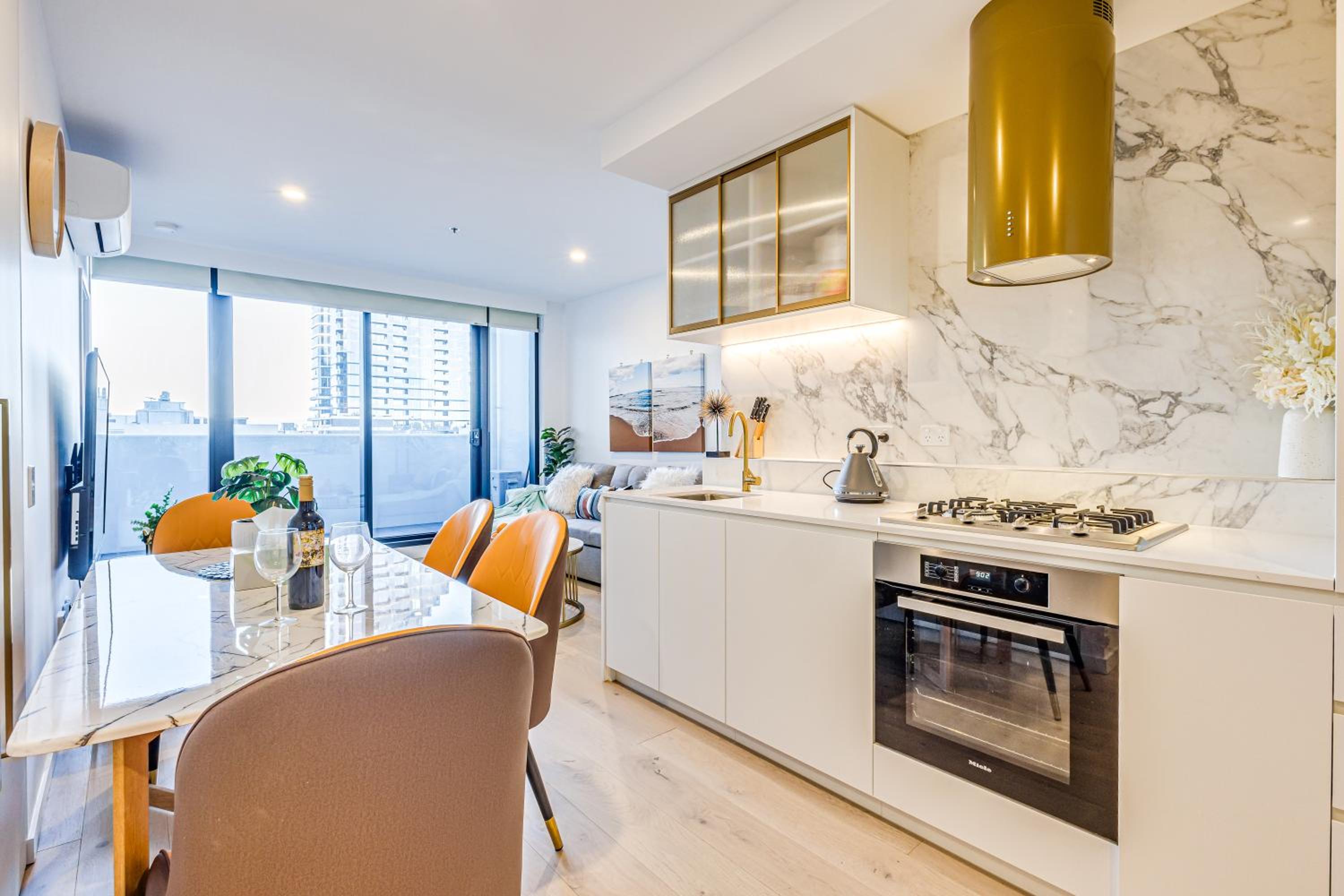 StayAU Hotel style Apartment BoxHill Netflix Gym