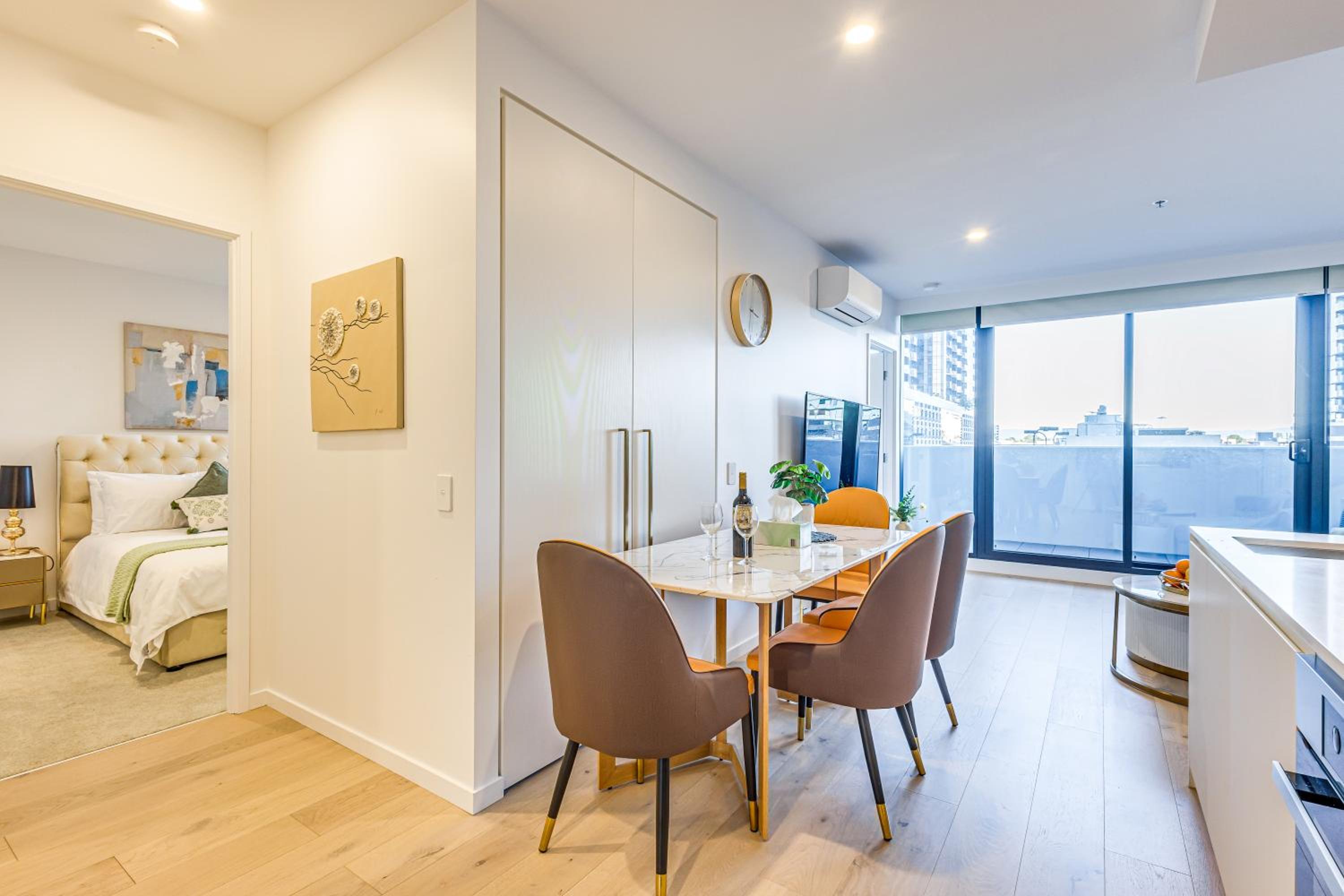 StayAU Hotel style Apartment BoxHill Netflix Gym