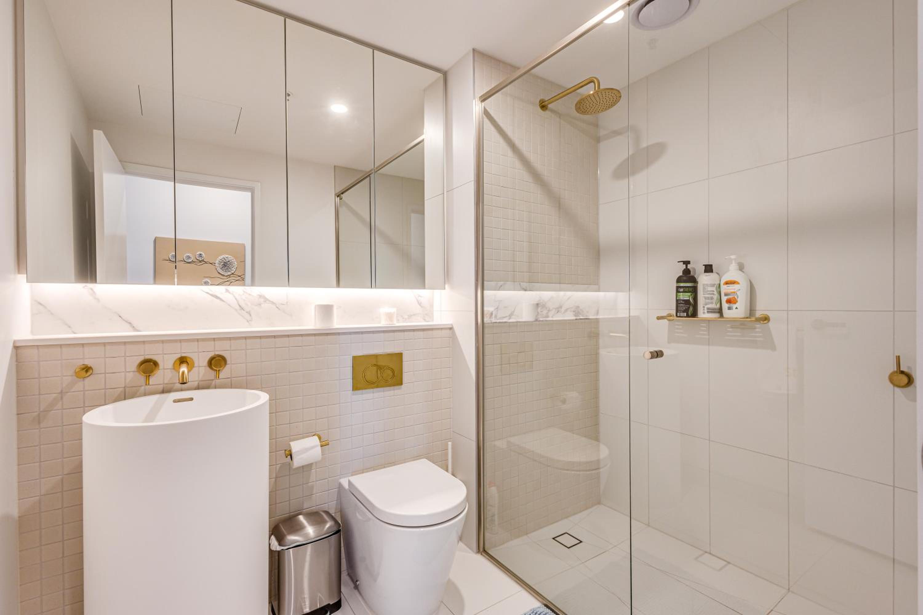 StayAU Hotel style Apartment BoxHill Netflix Gym