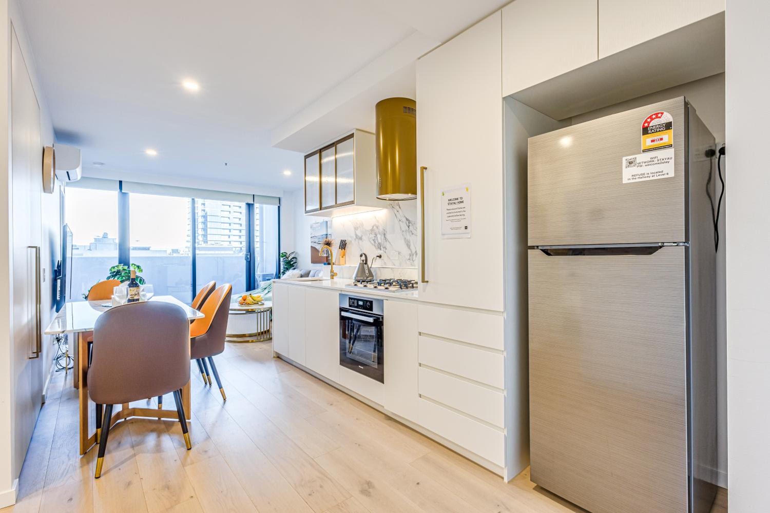 StayAU Hotel style Apartment BoxHill Netflix Gym