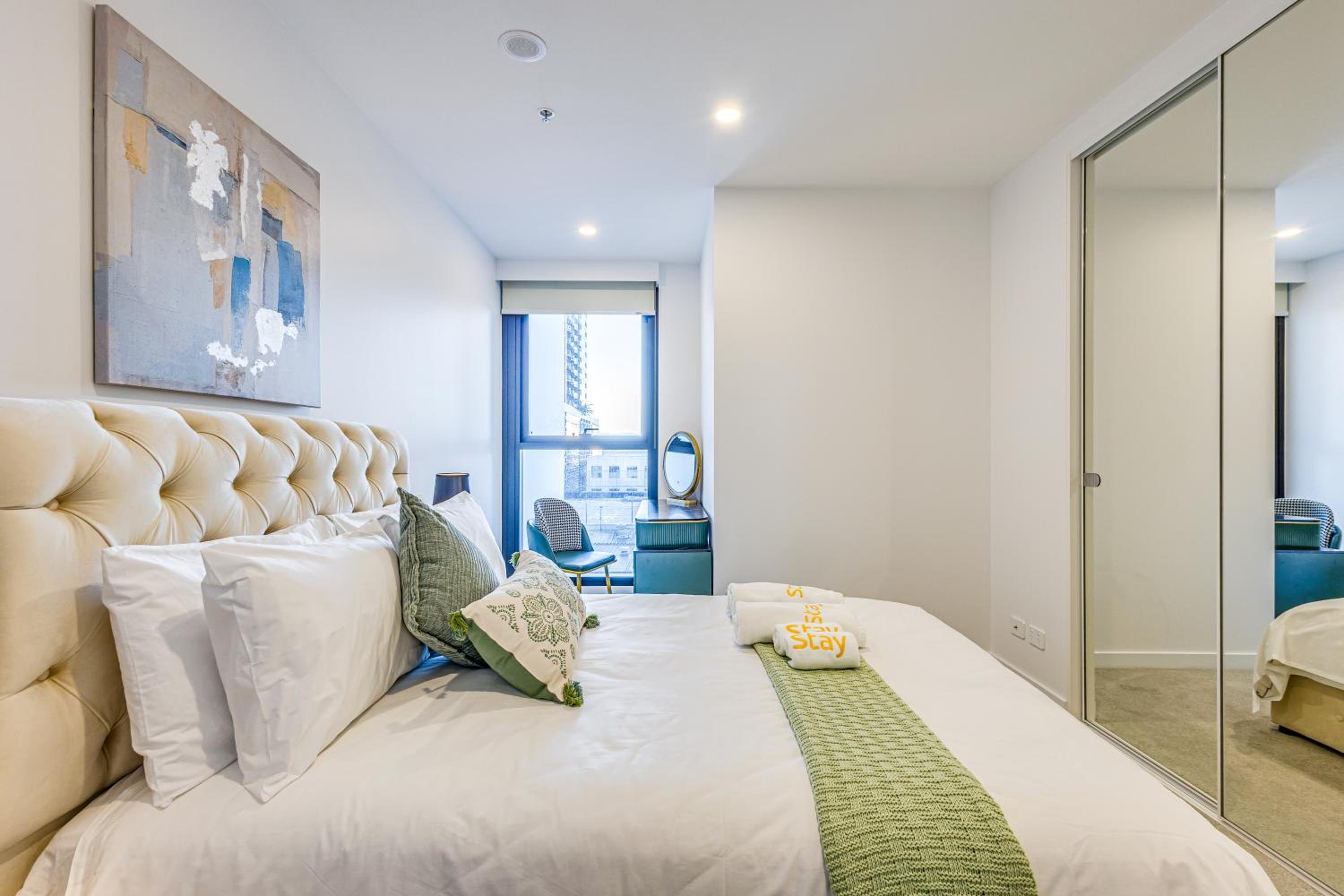 StayAU Hotel style Apartment BoxHill Netflix Gym