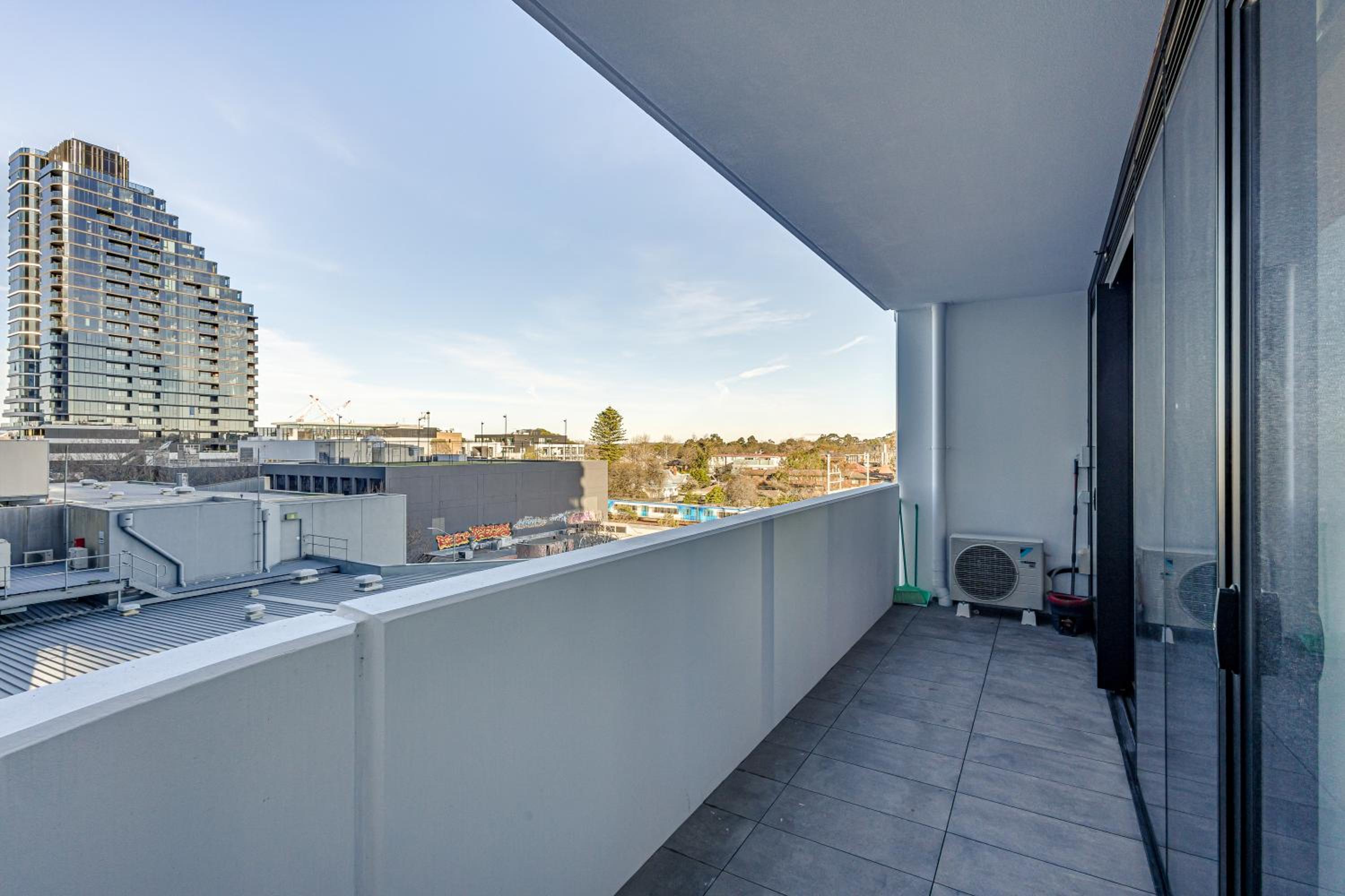StayAU Hotel style Apartment BoxHill Netflix Gym