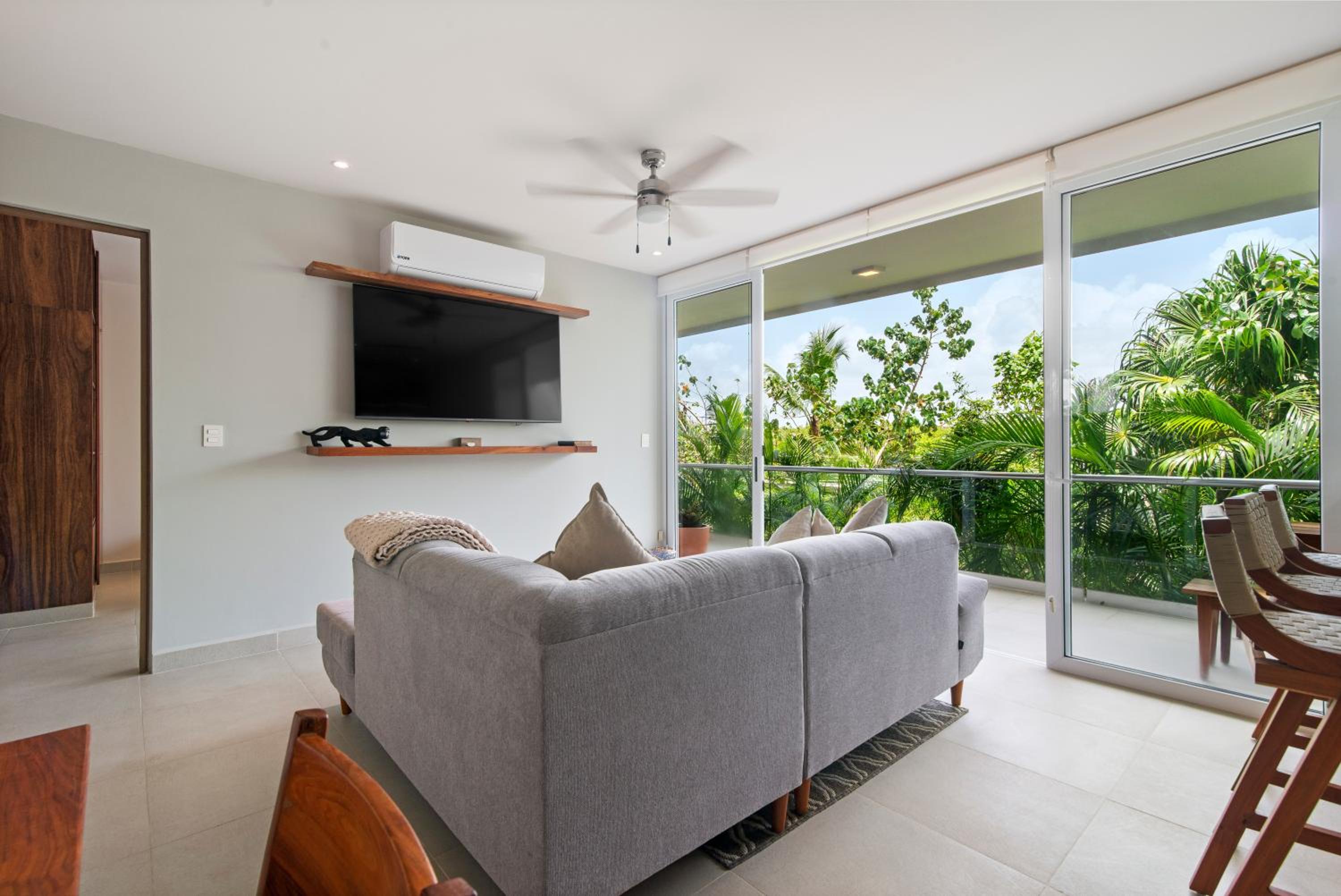 Akumal Oasis Walk To Beach 7 Rooftop Pools With Ocean Views view 2