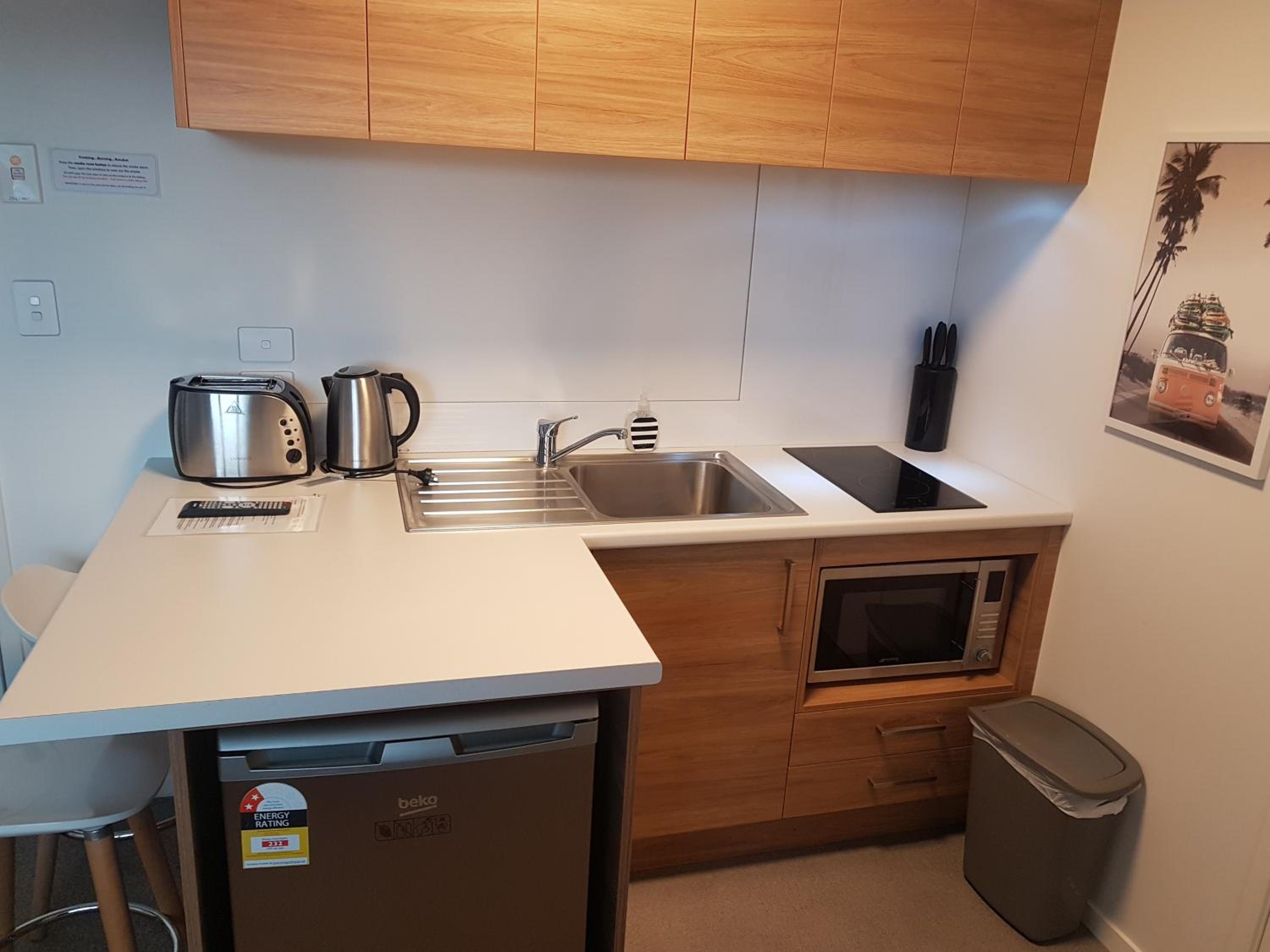 Charming Getaway by Hospital with Free Parking view 3