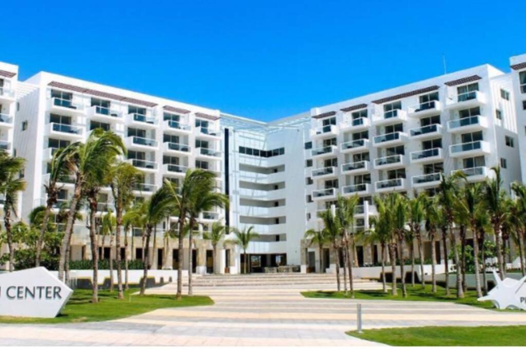 Playa Blanca Resort-Suite-Free parking-Pool-View view 3