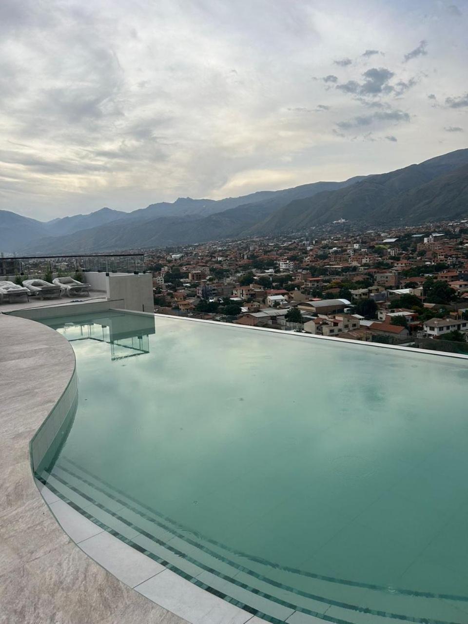 Fontana Di Fiori Cochabamba
