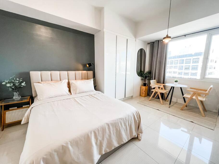 New Modern Cozy Studio in Ayala Cebu Business Park view 5
