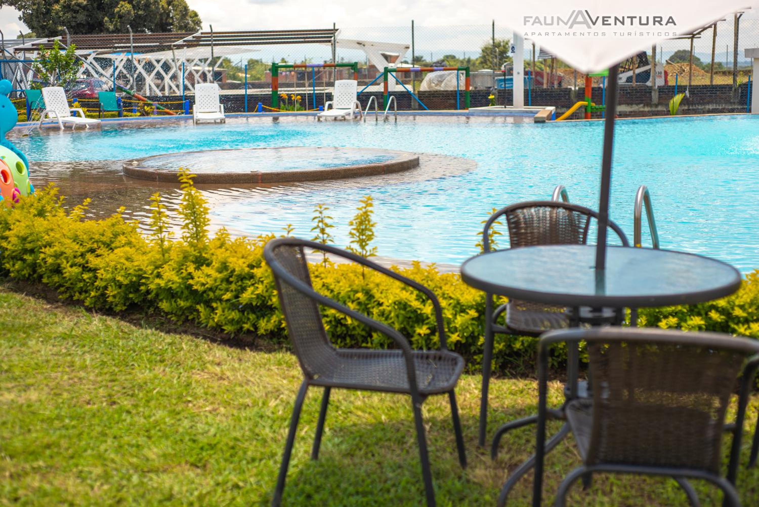 Apartahotel primer piso cerca Parque del Café