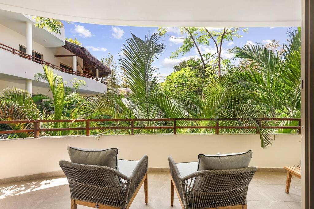 Stylish 2BD Condo in Prime location with Balcony view 5