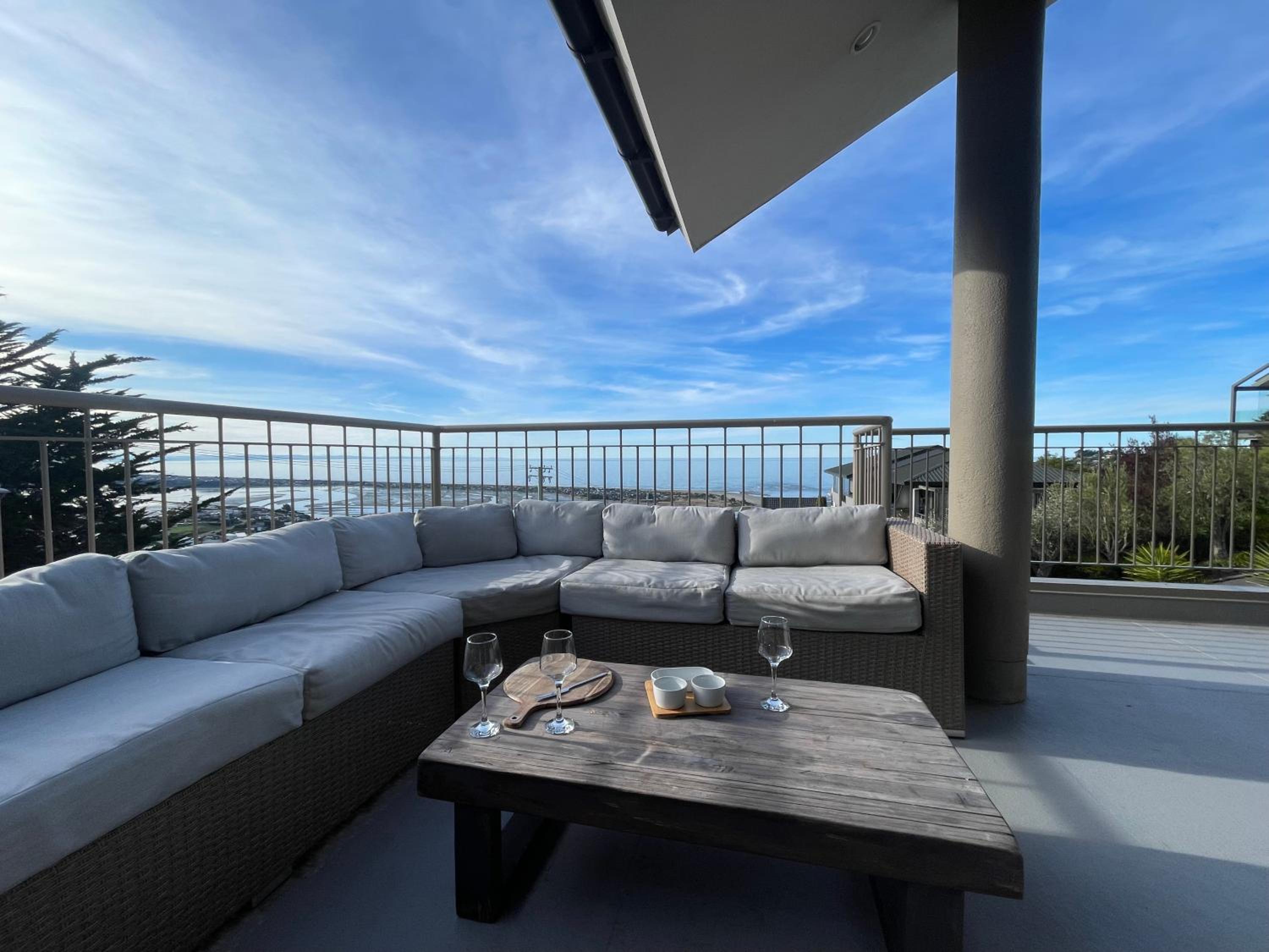 A Stay of Spectacular Sea Views view 3