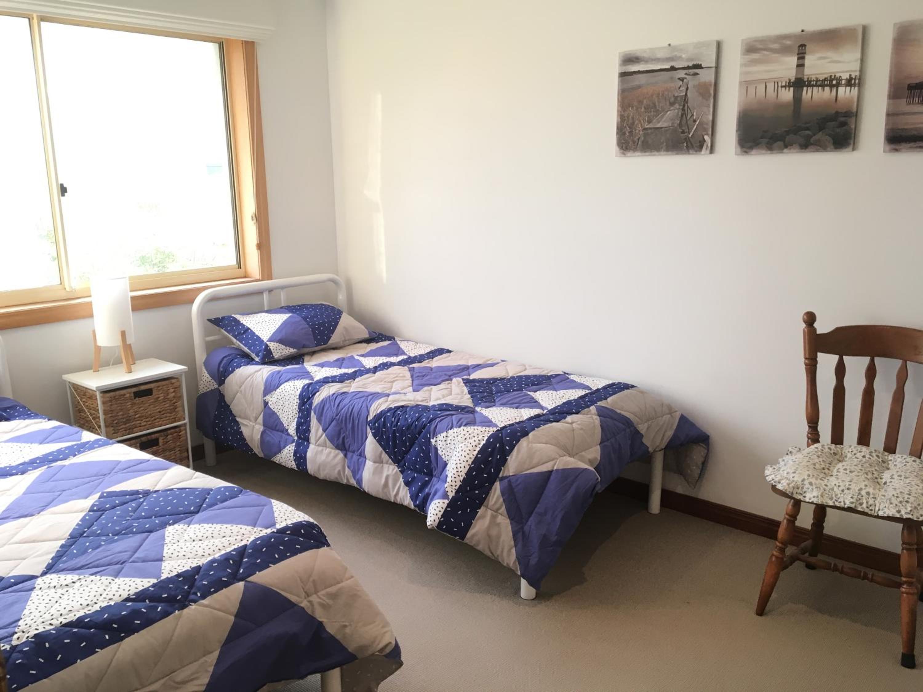 Breezes at Hayborough - Coastal beach house and pet friendly