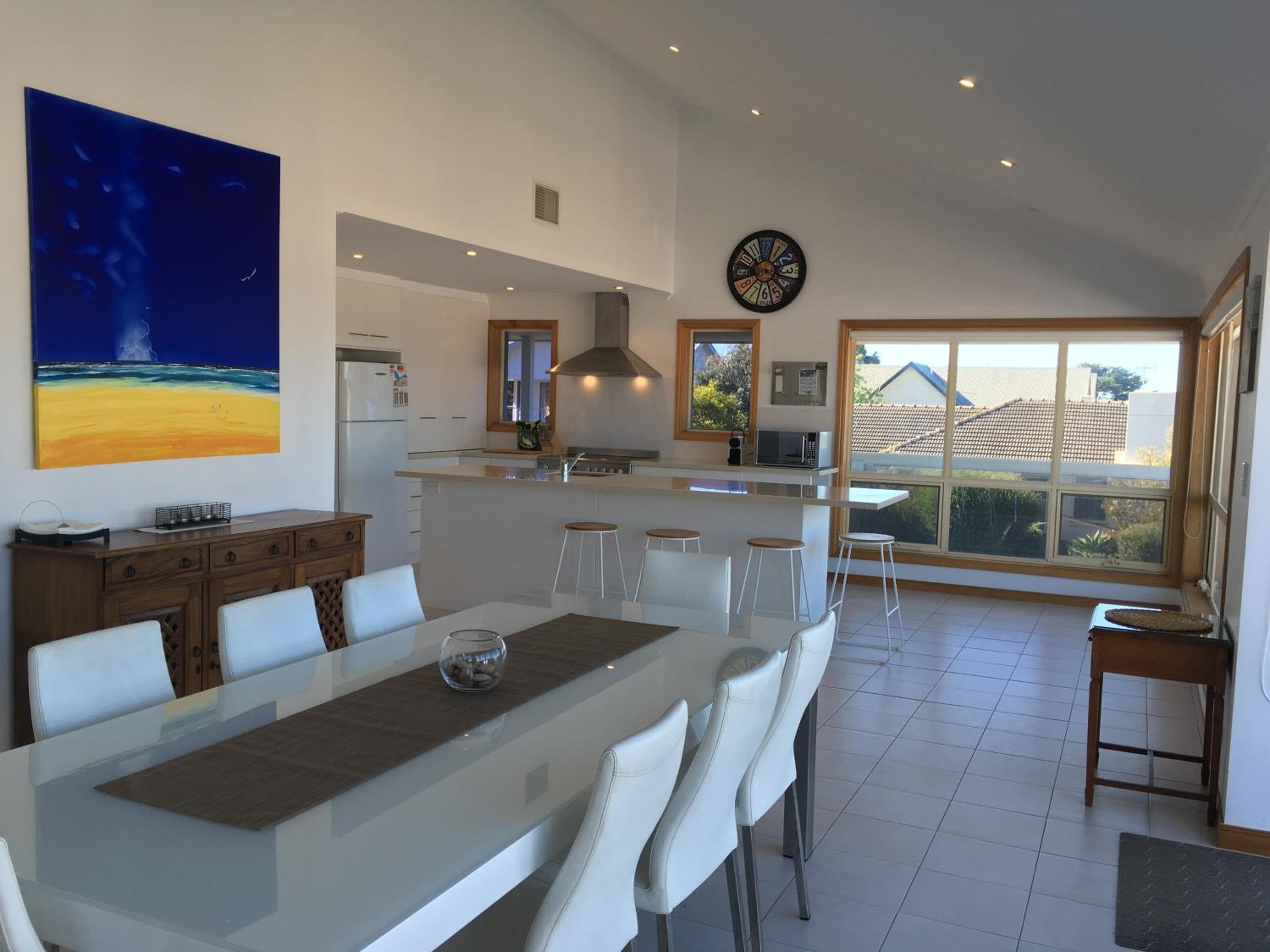 Breezes at Hayborough - Coastal beach house and pet friendly
