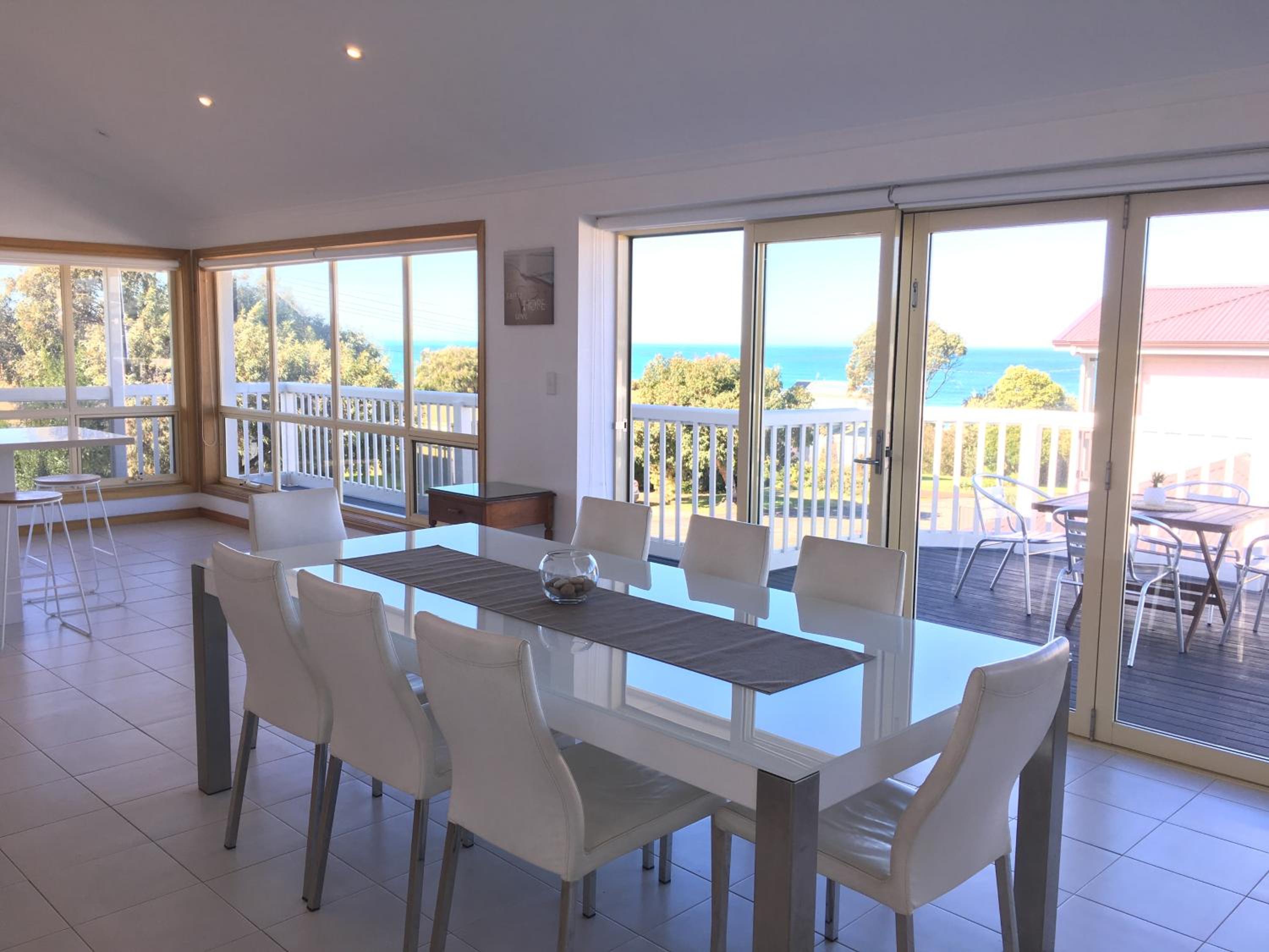 Breezes at Hayborough - Coastal beach house and pet friendly