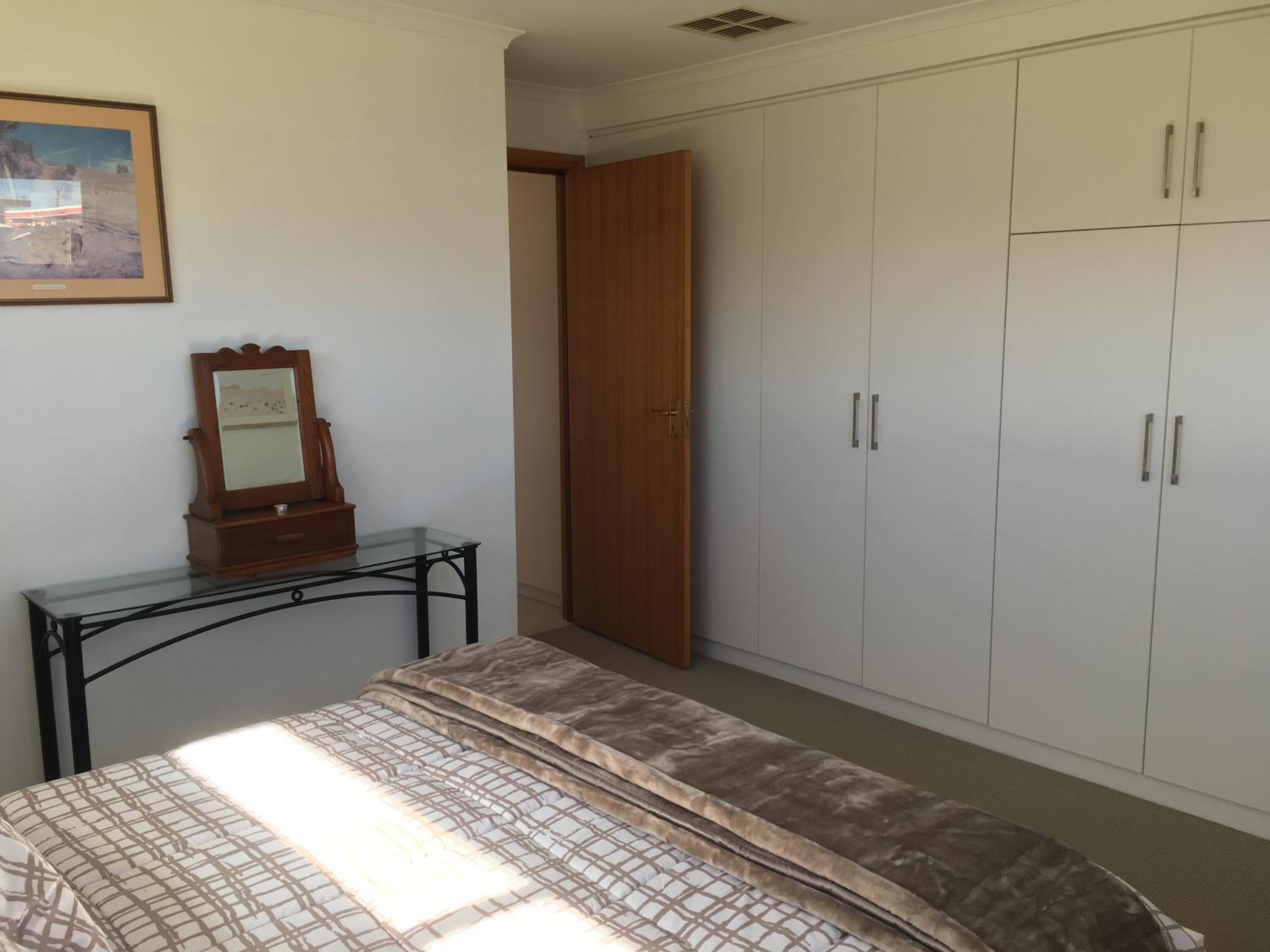 Breezes at Hayborough - Coastal beach house and pet friendly