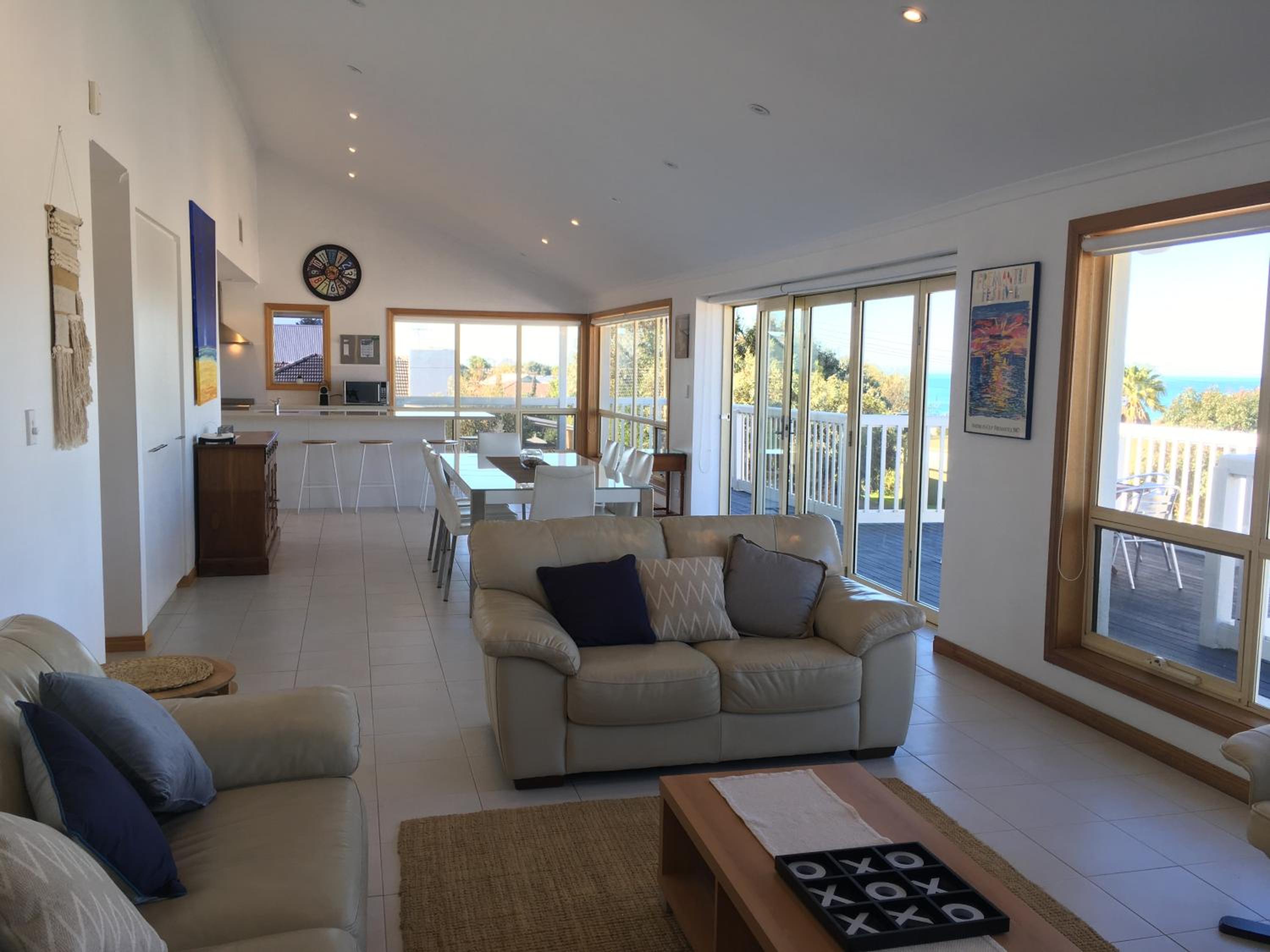Breezes at Hayborough - Coastal beach house and pet friendly
