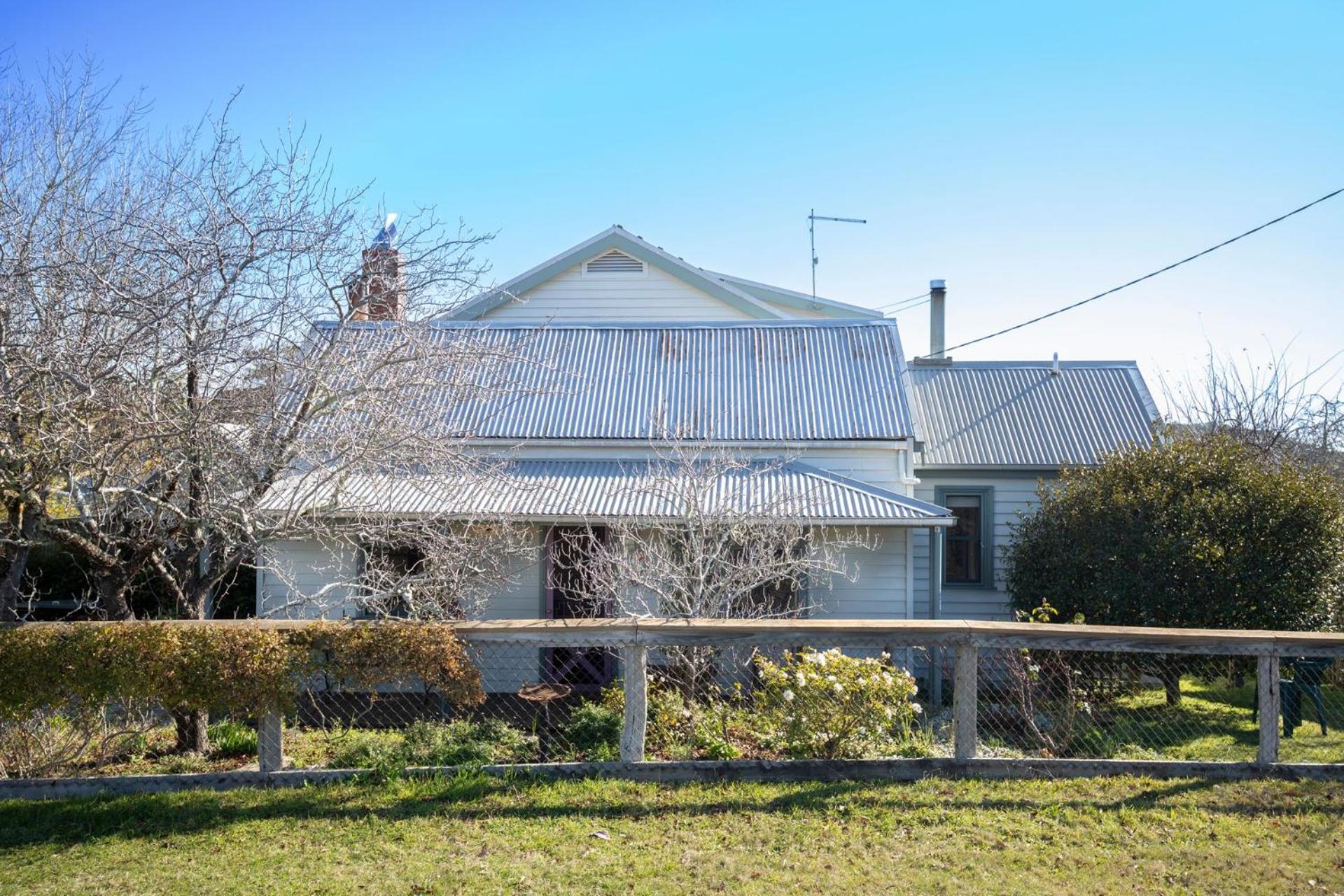 Quince Cottage - scenic escape with spa
