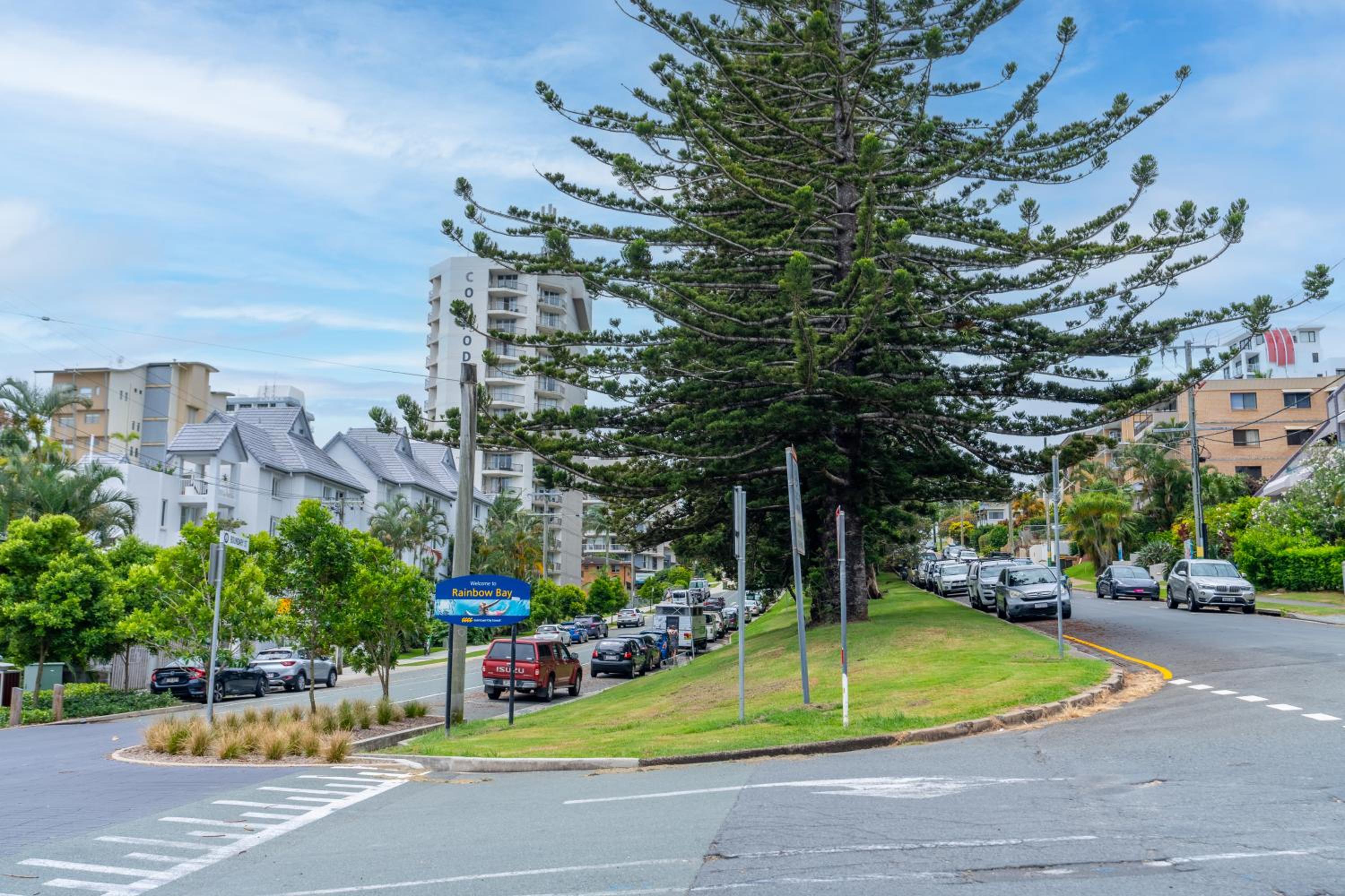 Hotel Rainbow Bay - 2BR Haven - Image 1