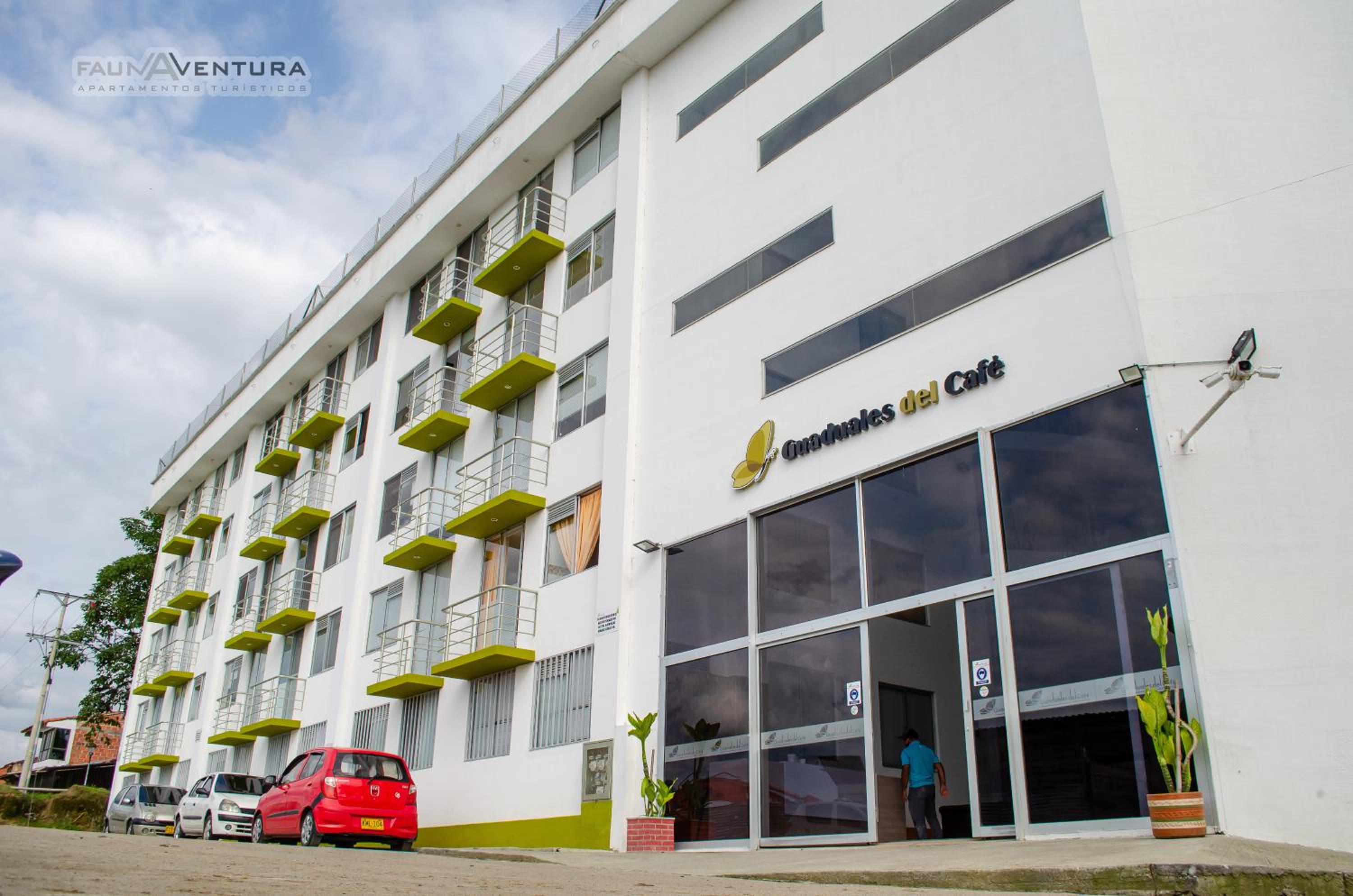 Apartahotel primer piso cerca Parque del Café