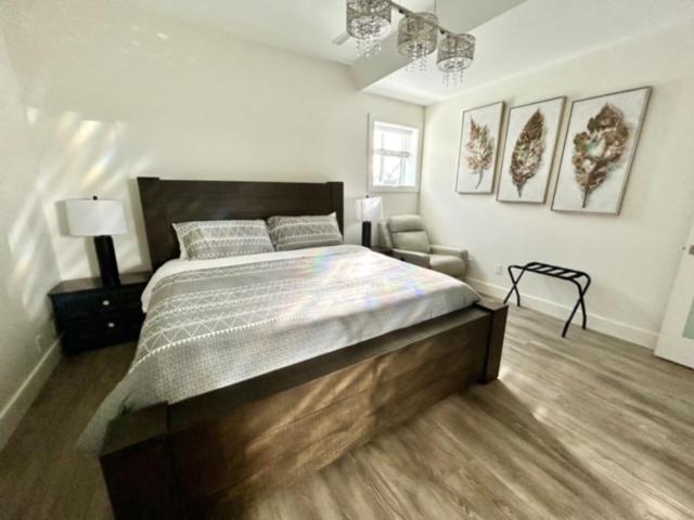 Kelowna Vacations - 2 Suites Not-Interconnected - 2 plus 1 Washroom - Heated Pool and Hot Tub - Property Image 59