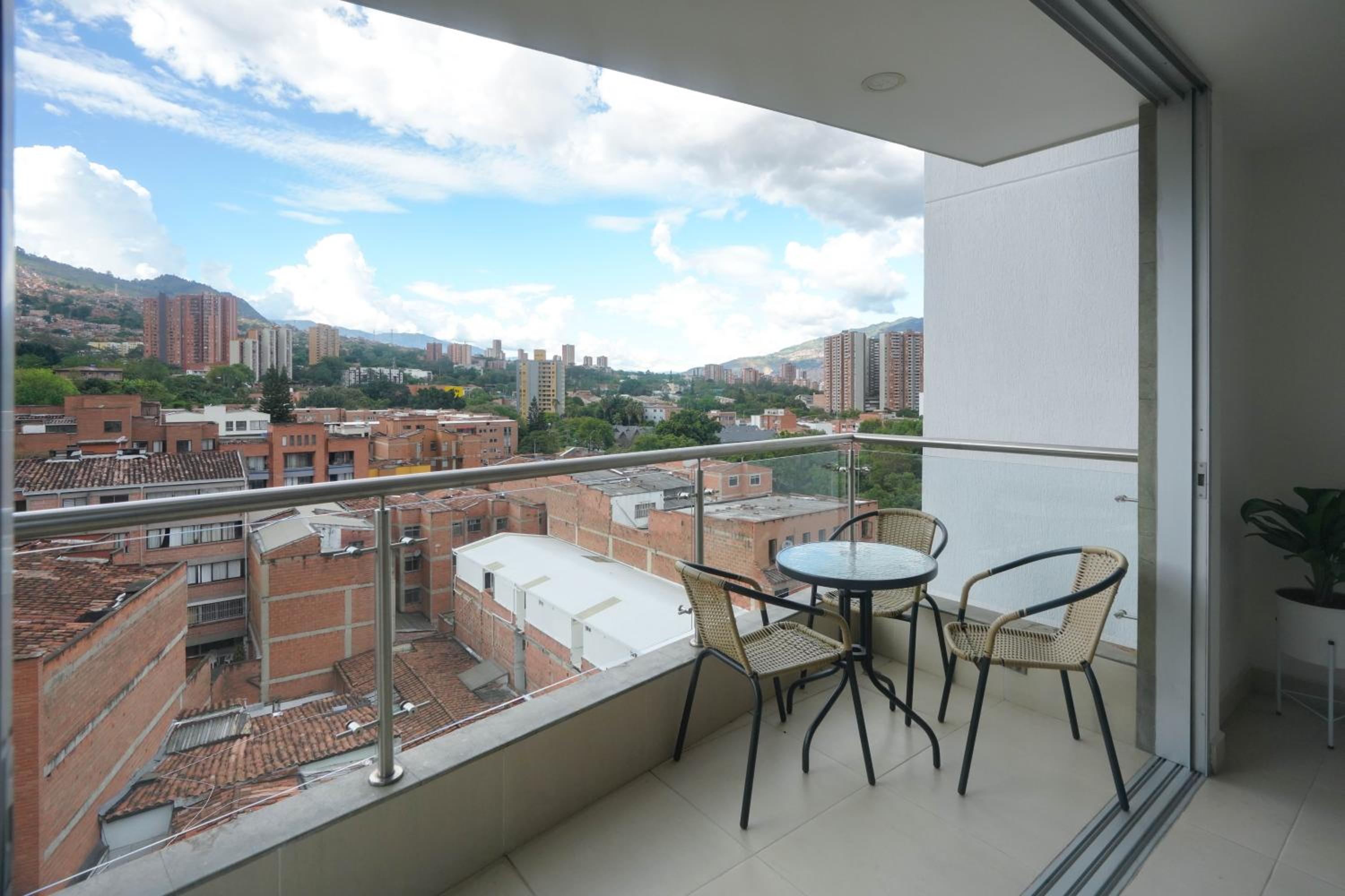 Luxury cerca laureles- Torre Ginebra
