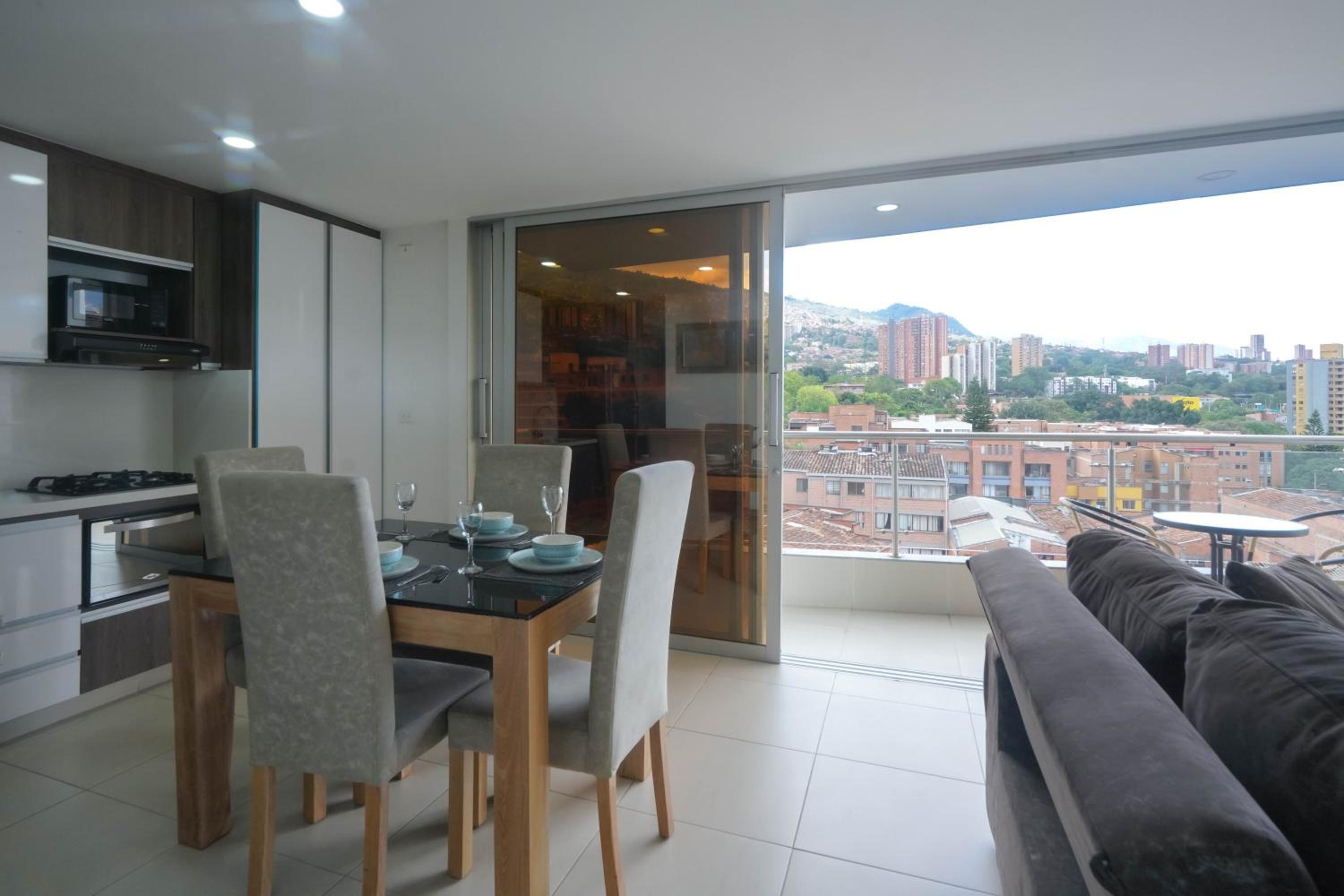 Luxury cerca laureles- Torre Ginebra