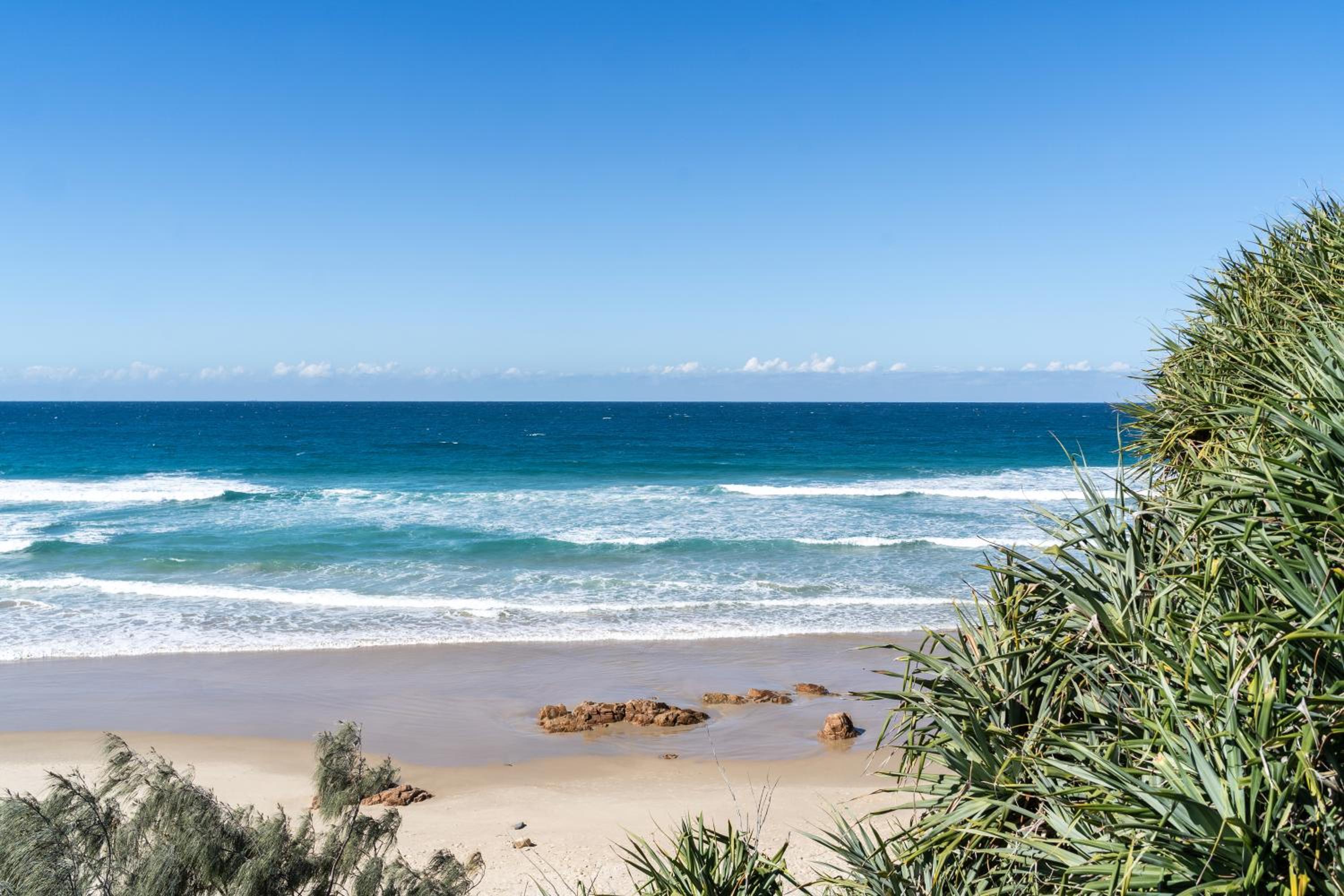 By The Beach - Clubb Coolum Beachside Resort