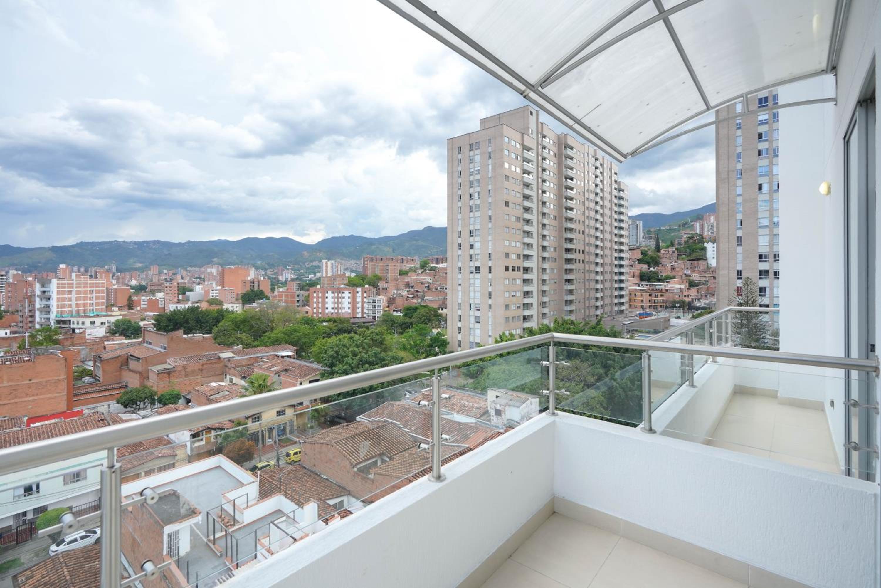 Luxury cerca laureles- Torre Ginebra