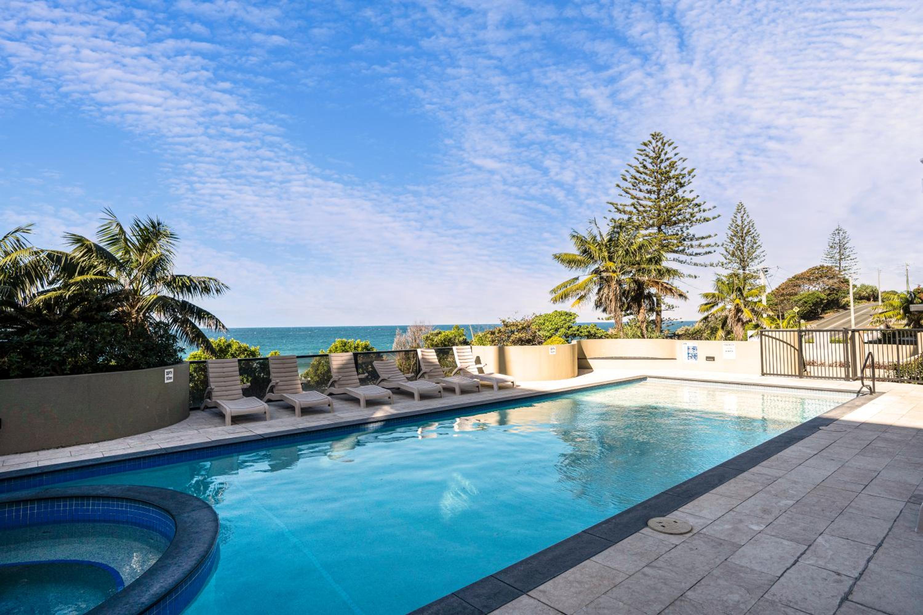 By The Beach - Clubb Coolum Beachside Resort