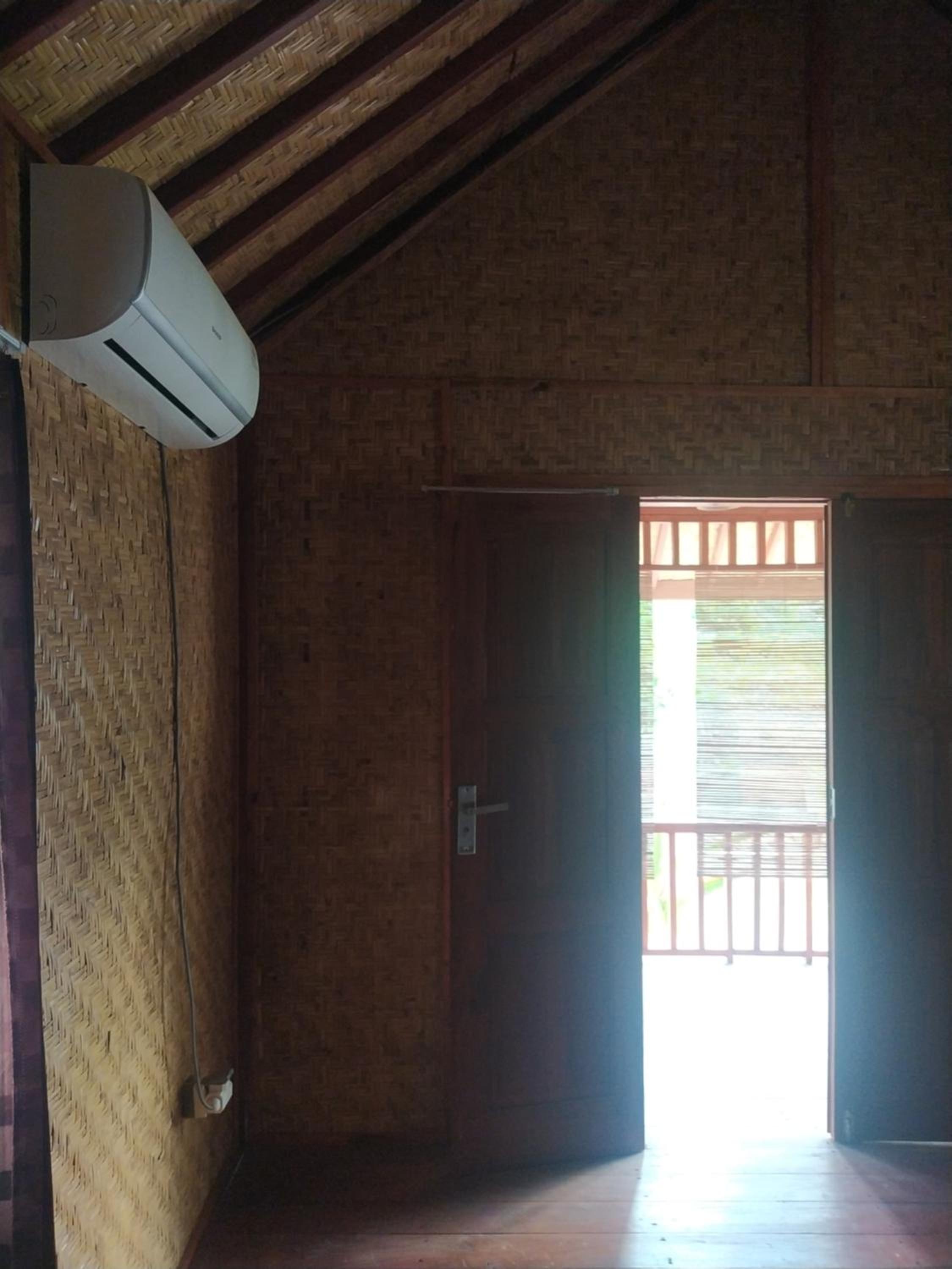 Side house